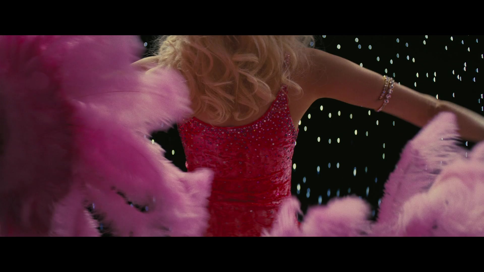 Angelyne_S01E03_Glow_in_the_Dark_Queen_of_the_Universe_1080p_ERW_004929.jpg