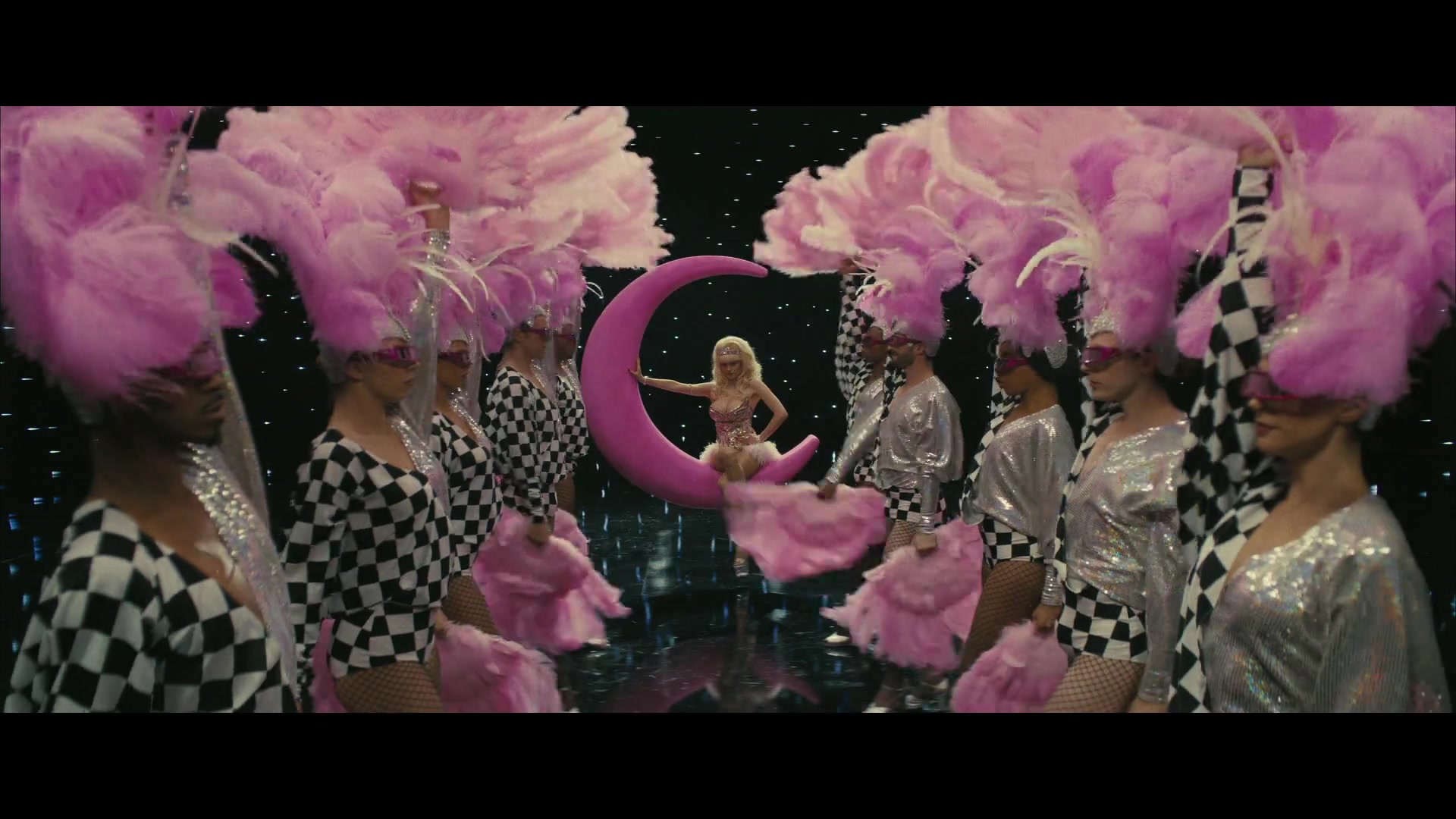 Angelyne_S01E03_Glow_in_the_Dark_Queen_of_the_Universe_1080p_ERW_005111.jpg