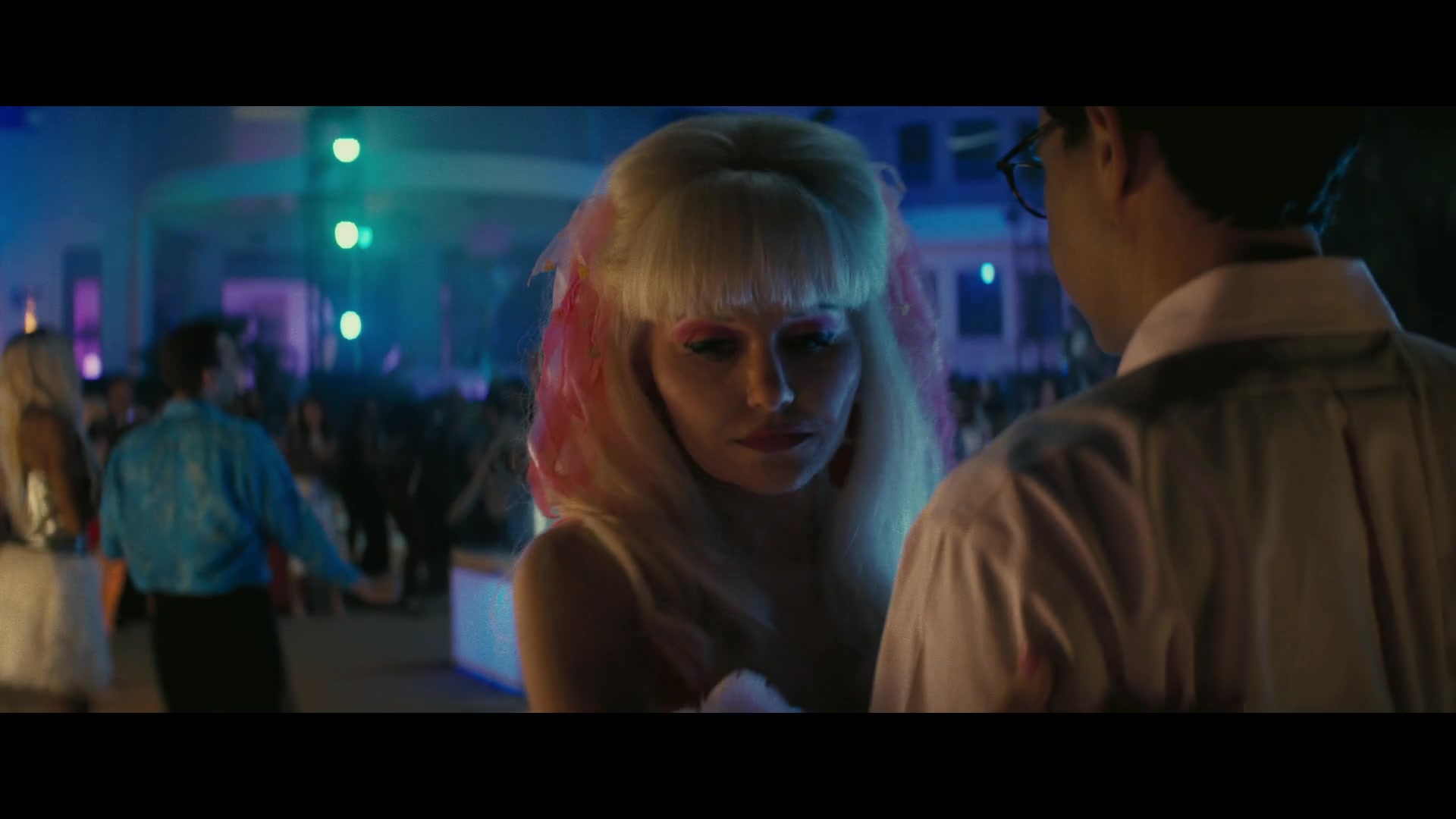 Angelyne_S01E03_Glow_in_the_Dark_Queen_of_the_Universe_1080p_ERW_005238.jpg