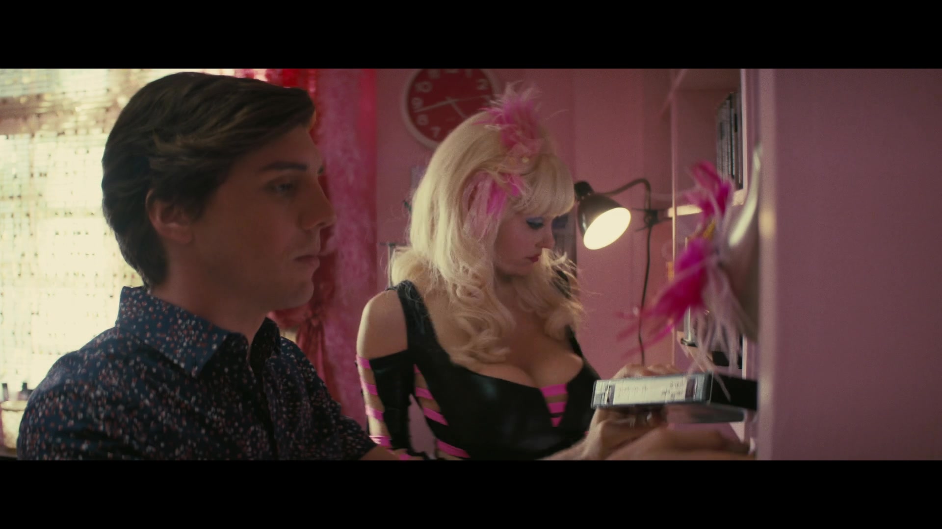 Angelyne_S01E04_The_Tease_1080p_ERW_000798.jpg