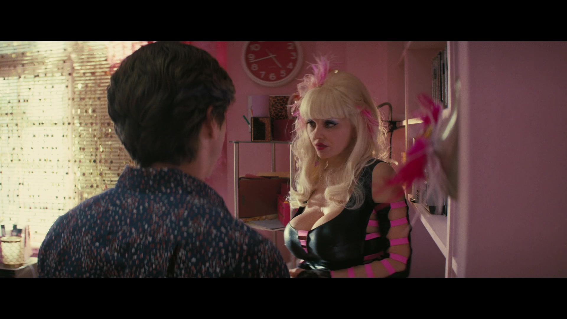 Angelyne_S01E04_The_Tease_1080p_ERW_000820.jpg