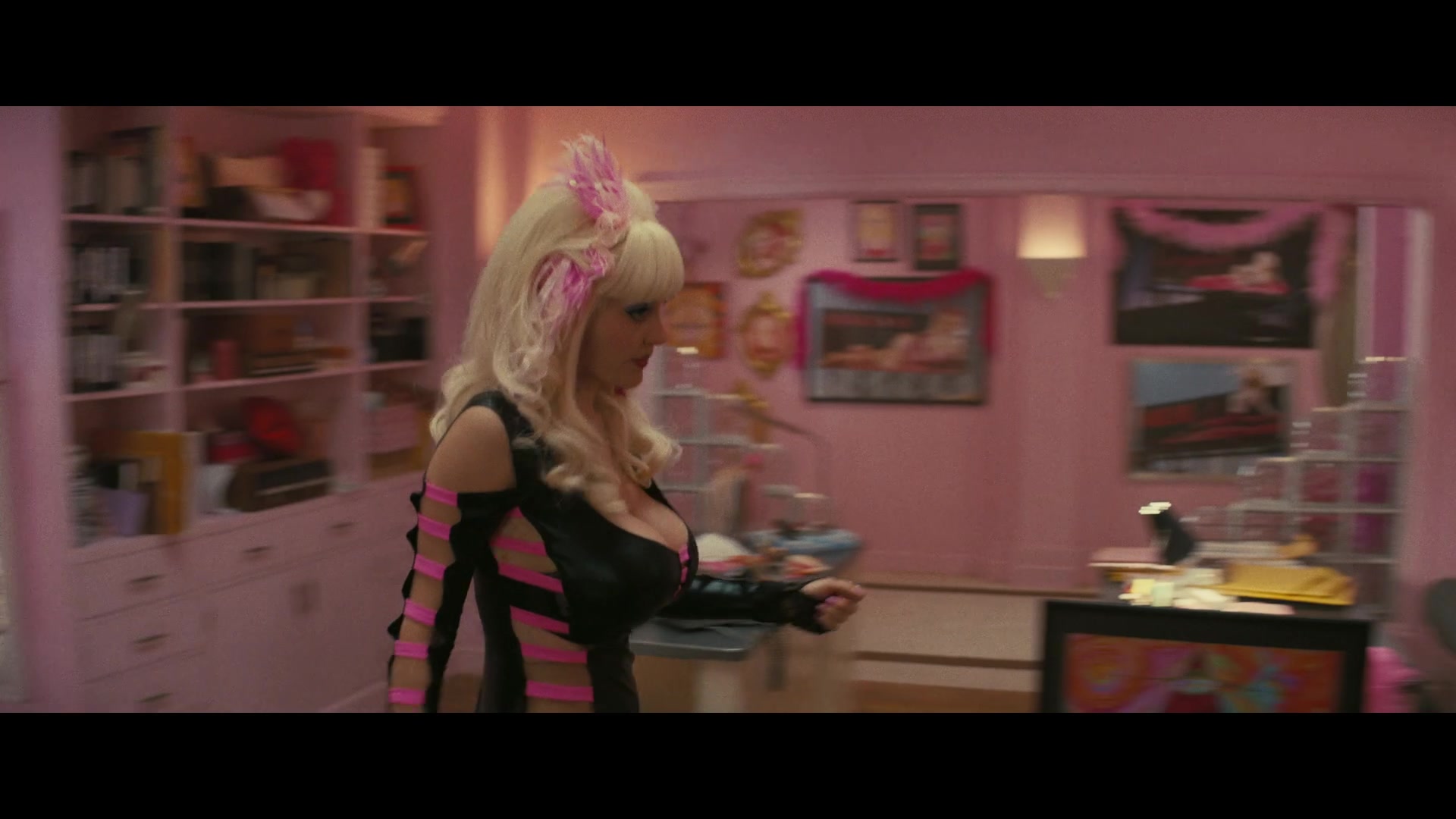 Angelyne_S01E04_The_Tease_1080p_ERW_000864.jpg