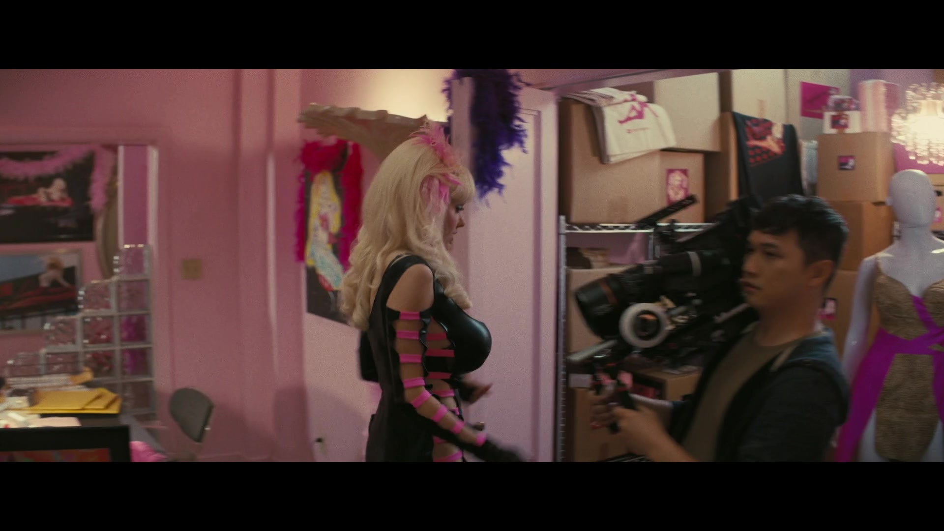 Angelyne_S01E04_The_Tease_1080p_ERW_000868.jpg