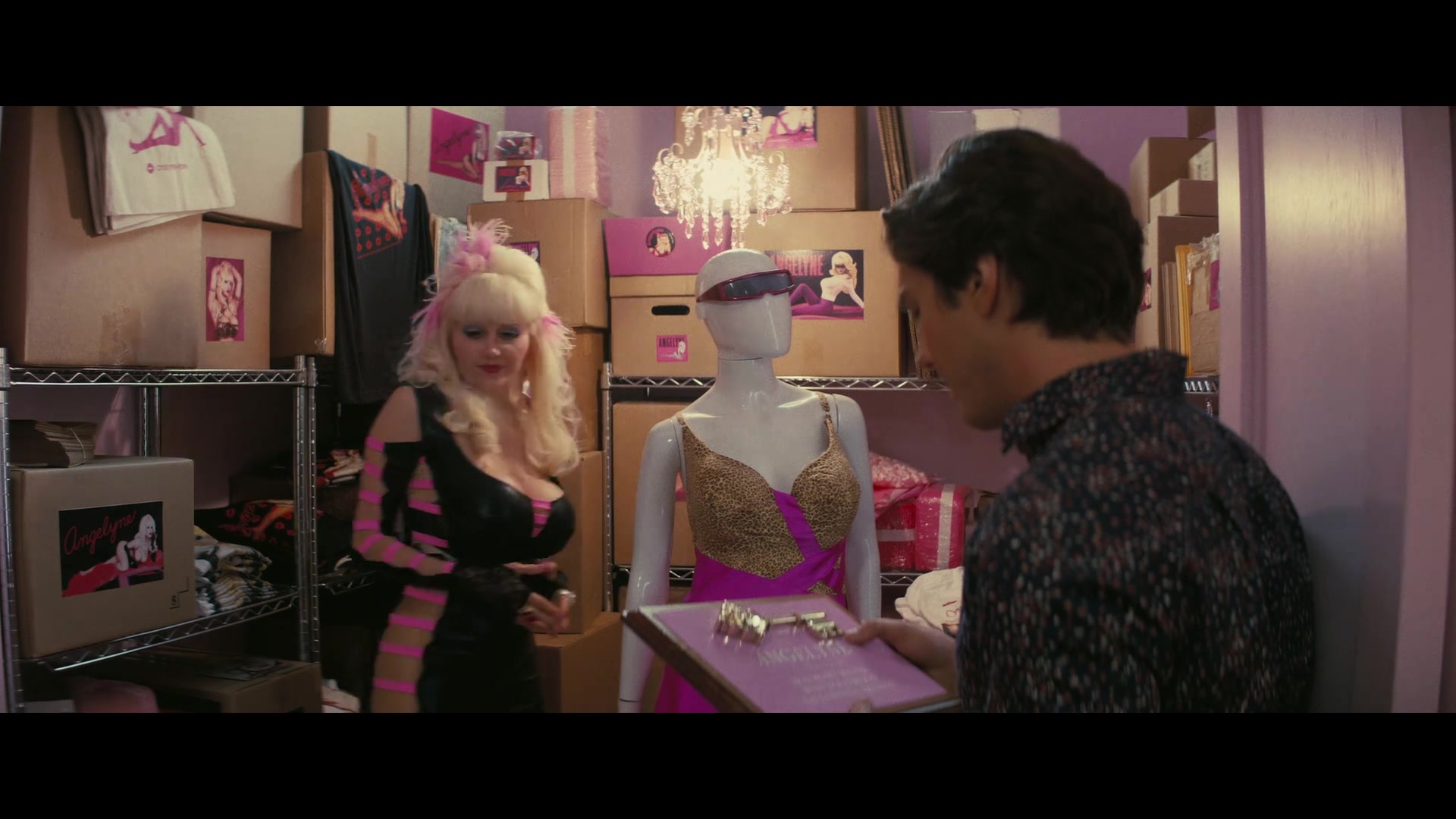 Angelyne_S01E04_The_Tease_1080p_ERW_000917.jpg