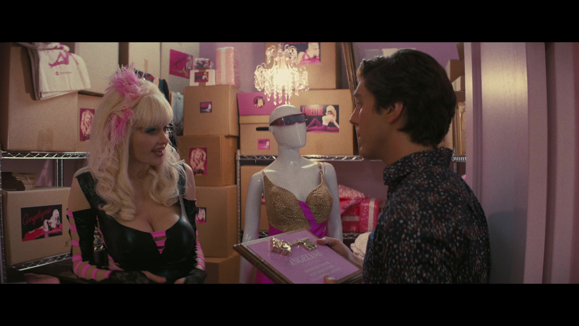 Angelyne_S01E04_The_Tease_1080p_ERW_000971.jpg