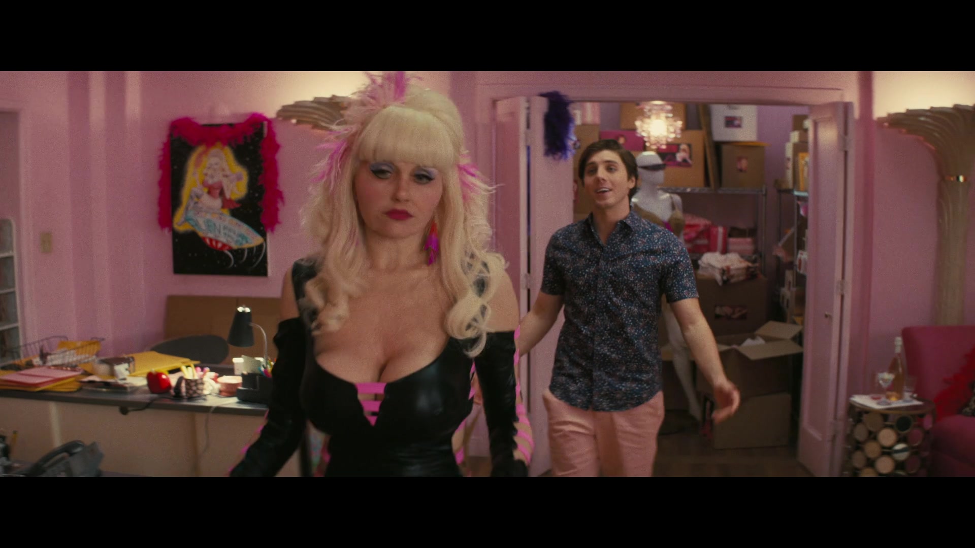 Angelyne_S01E04_The_Tease_1080p_ERW_001000.jpg