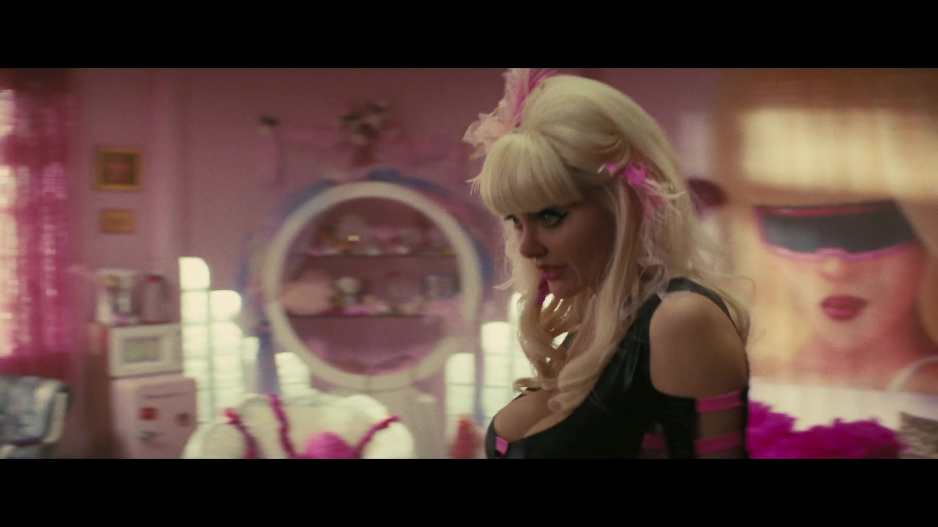 Angelyne_S01E04_The_Tease_1080p_ERW_001183.jpg