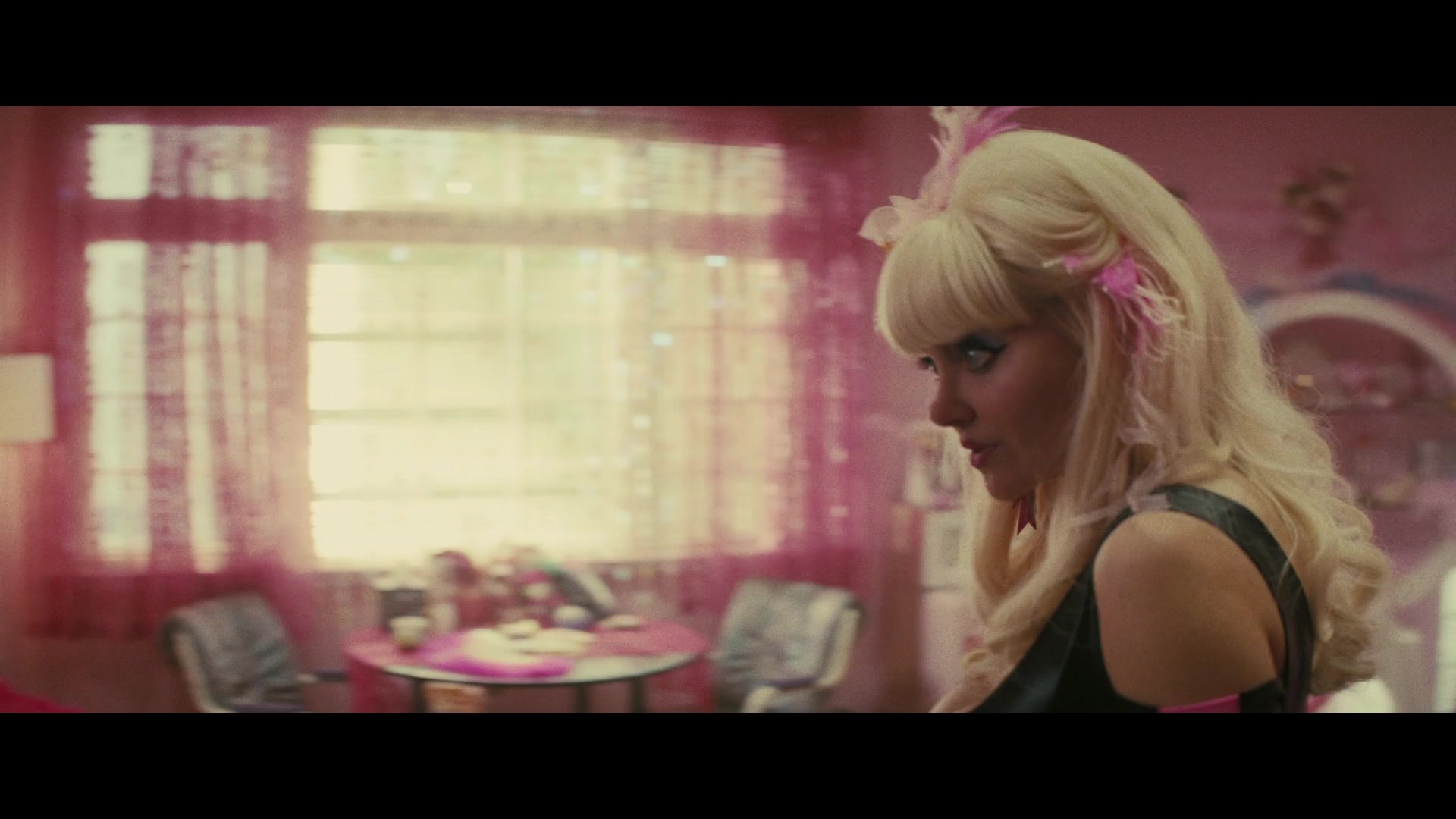 Angelyne_S01E04_The_Tease_1080p_ERW_001185.jpg