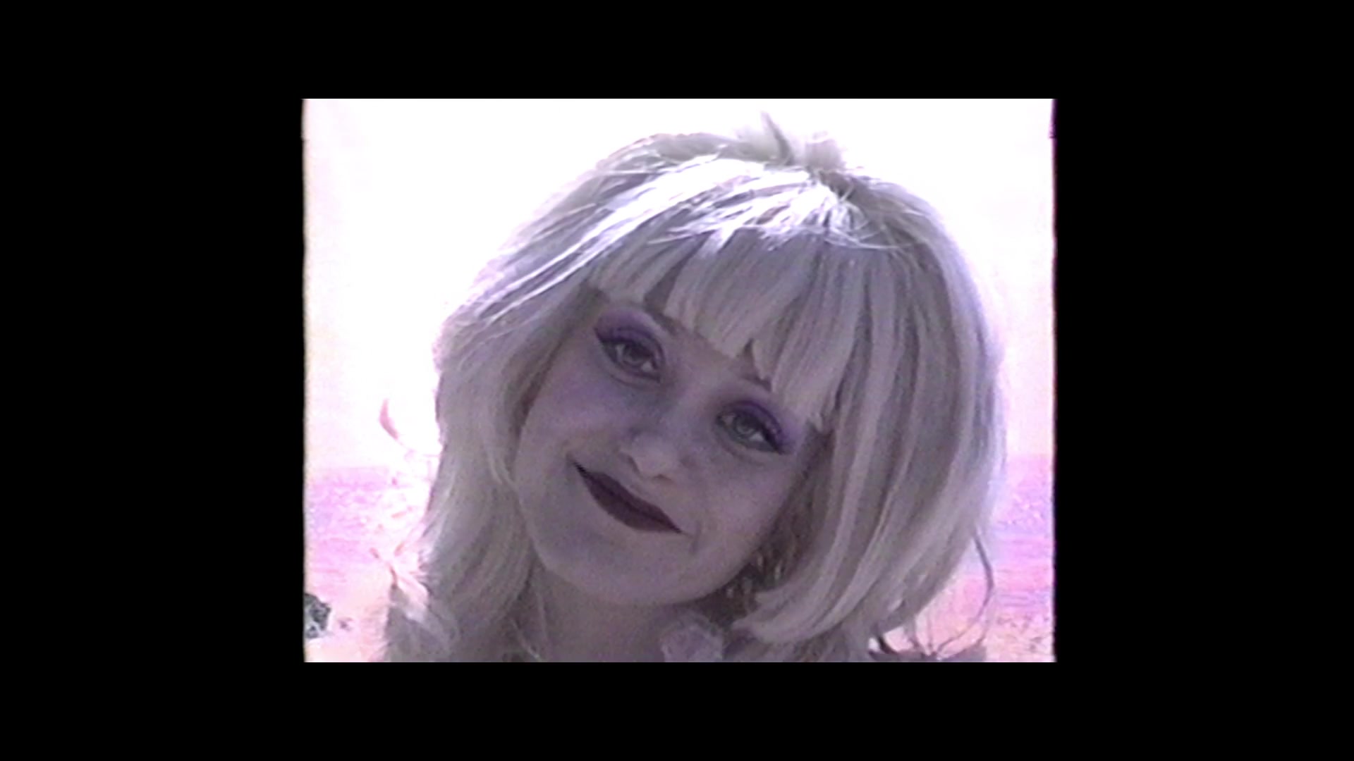 Angelyne_S01E04_The_Tease_1080p_ERW_001561.jpg
