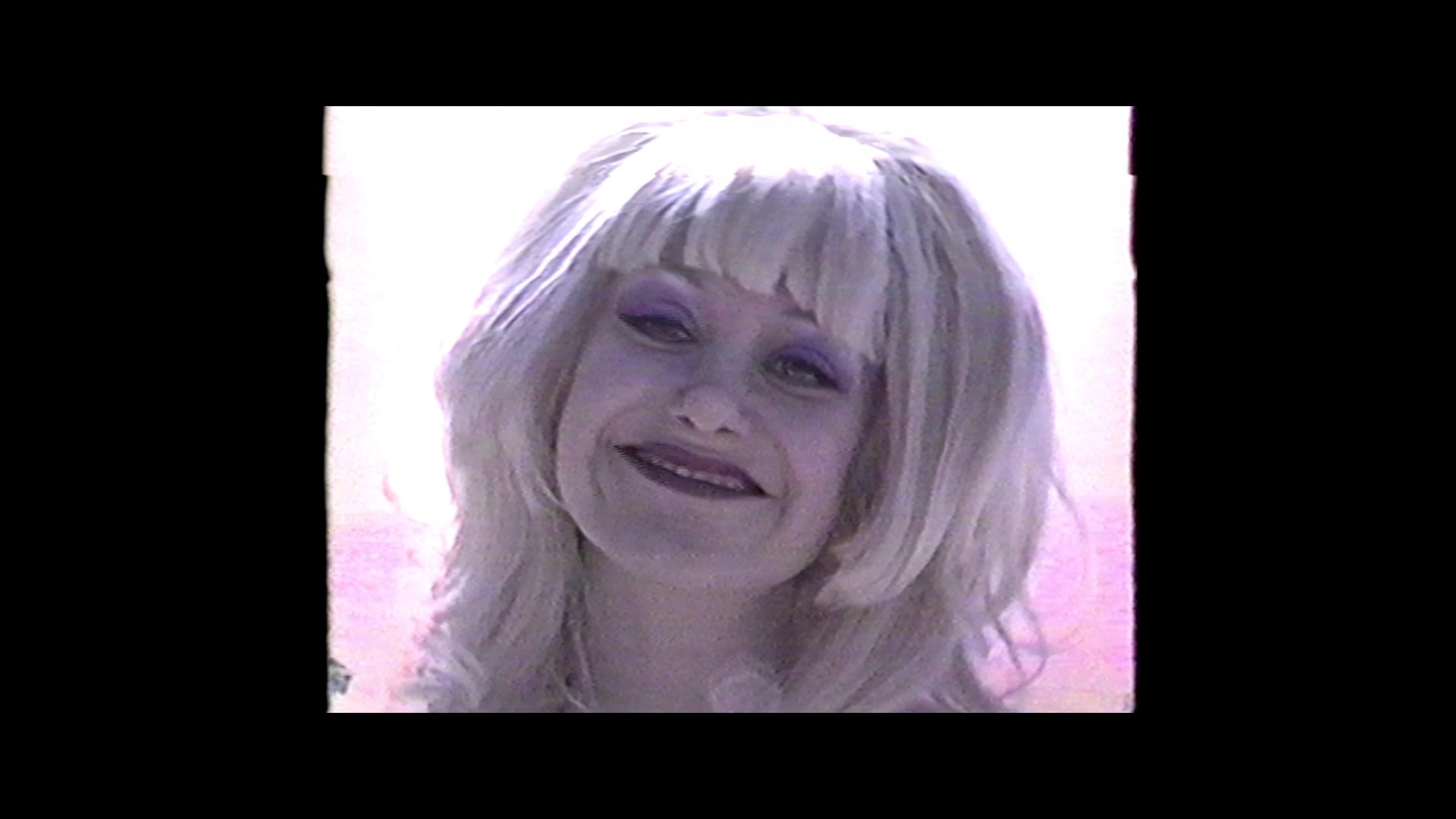 Angelyne_S01E04_The_Tease_1080p_ERW_001563.jpg