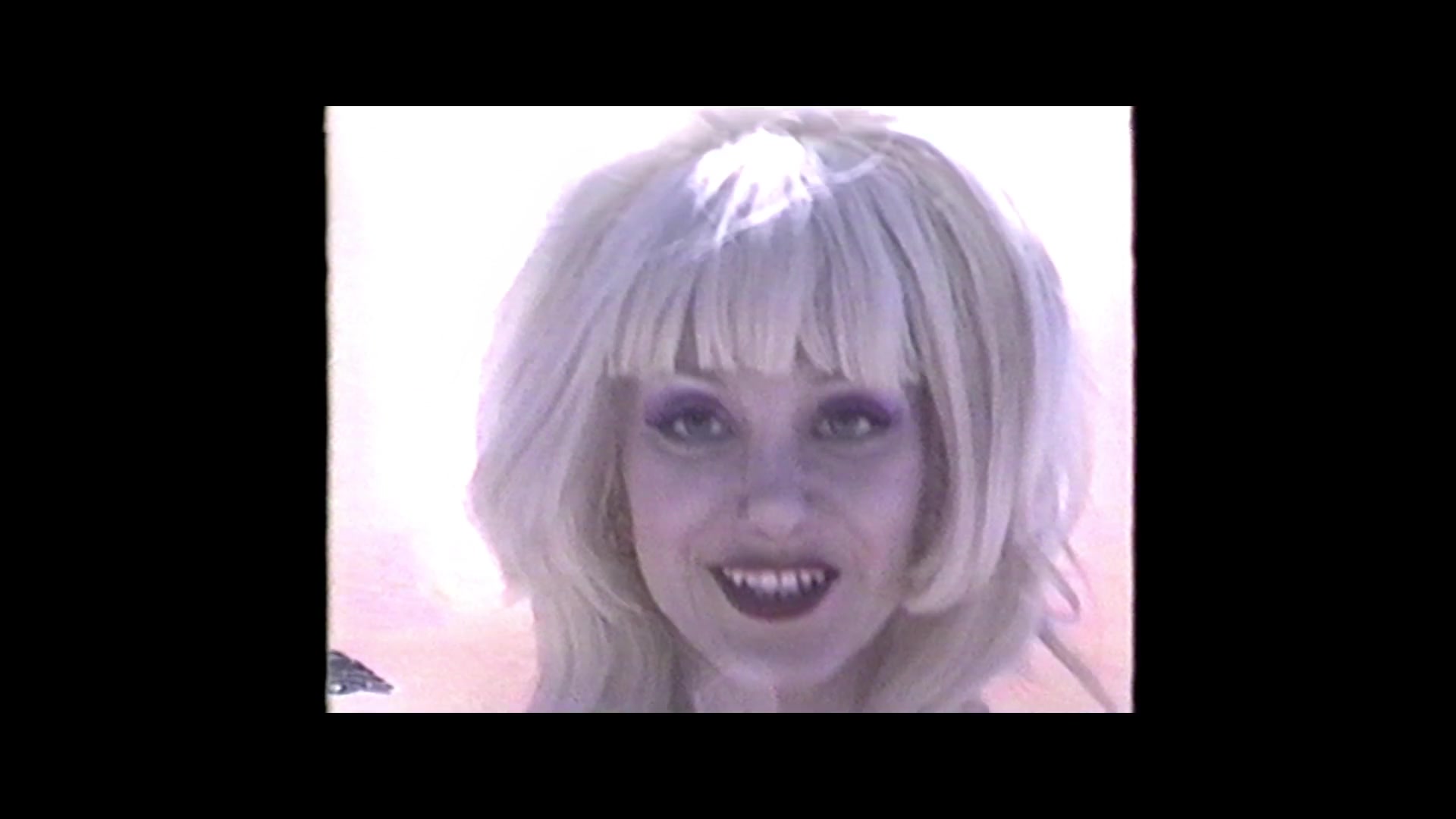 Angelyne_S01E04_The_Tease_1080p_ERW_001565.jpg