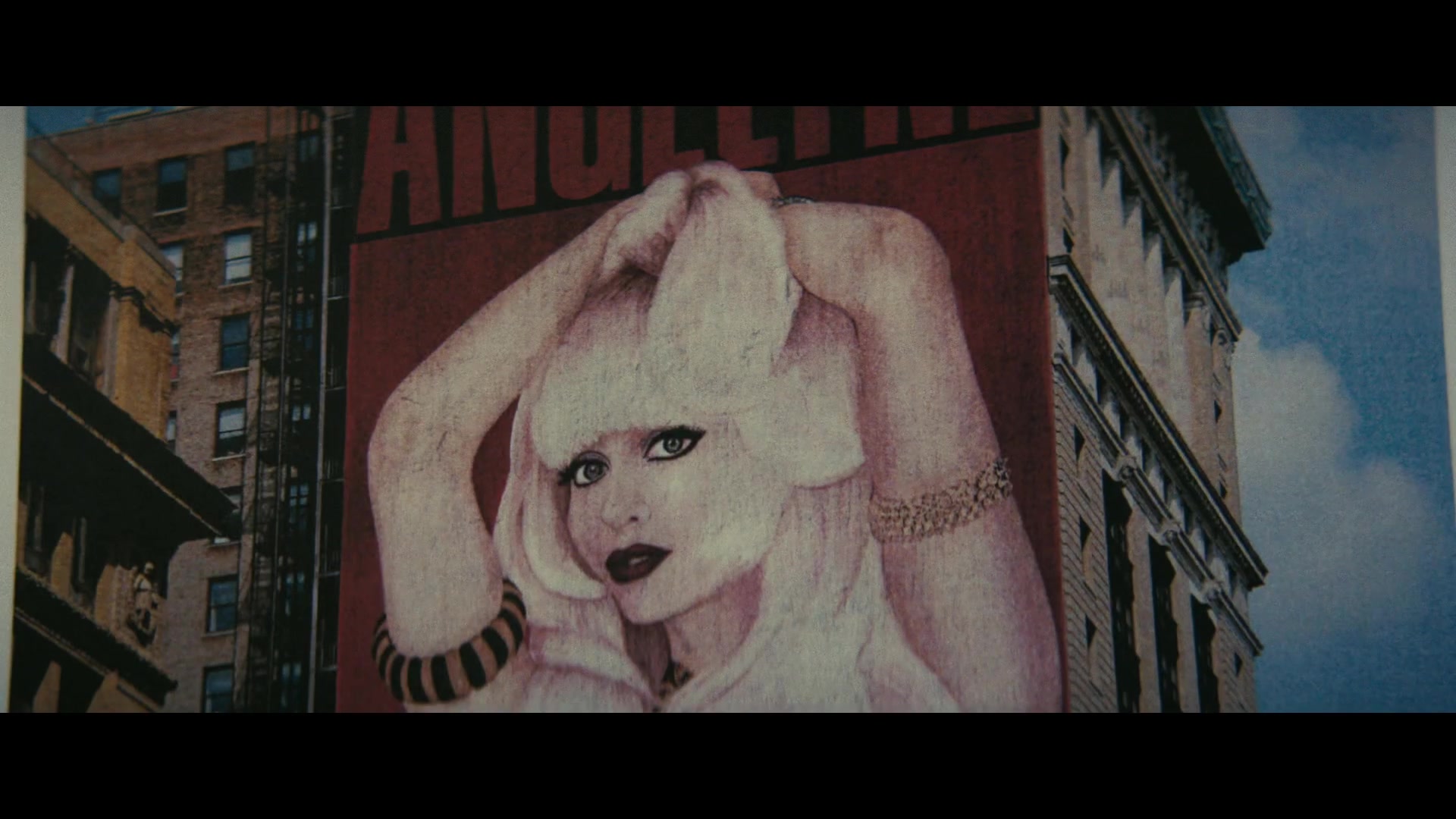 Angelyne_S01E04_The_Tease_1080p_ERW_001851.jpg