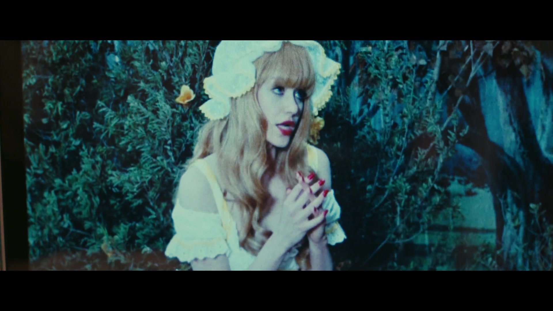 Angelyne_S01E04_The_Tease_1080p_ERW_001918.jpg