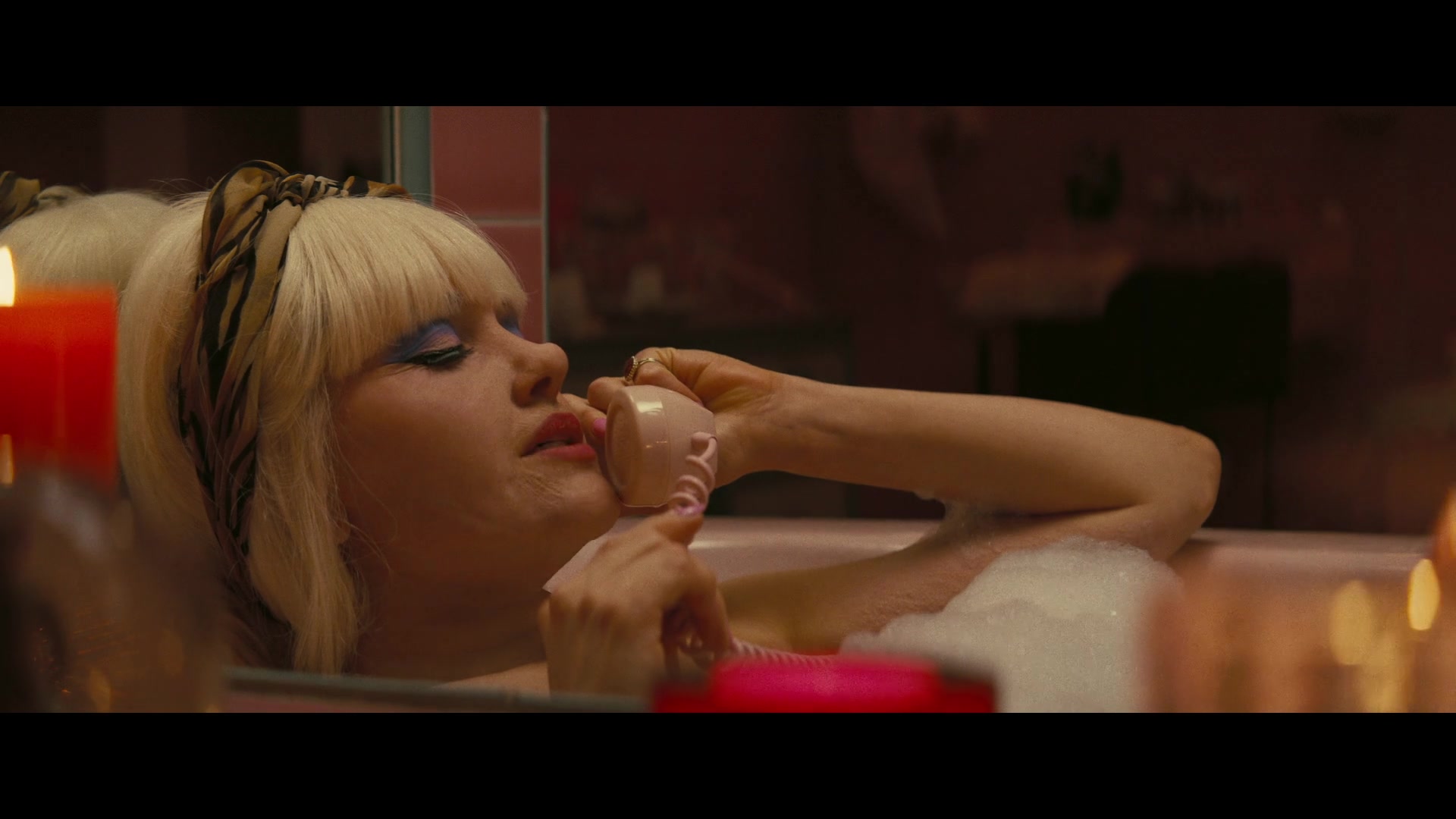 Angelyne_S01E04_The_Tease_1080p_ERW_002413.jpg