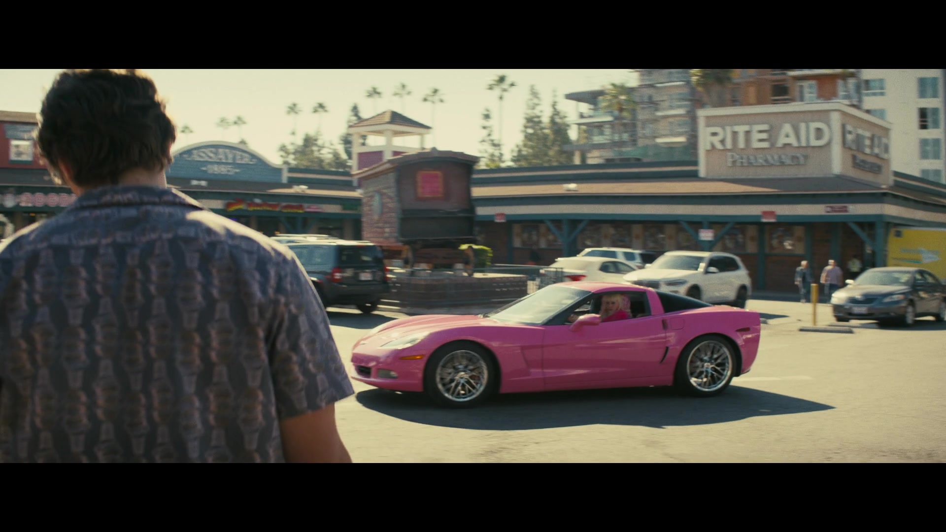 Angelyne_S01E04_The_Tease_1080p_ERW_002996.jpg