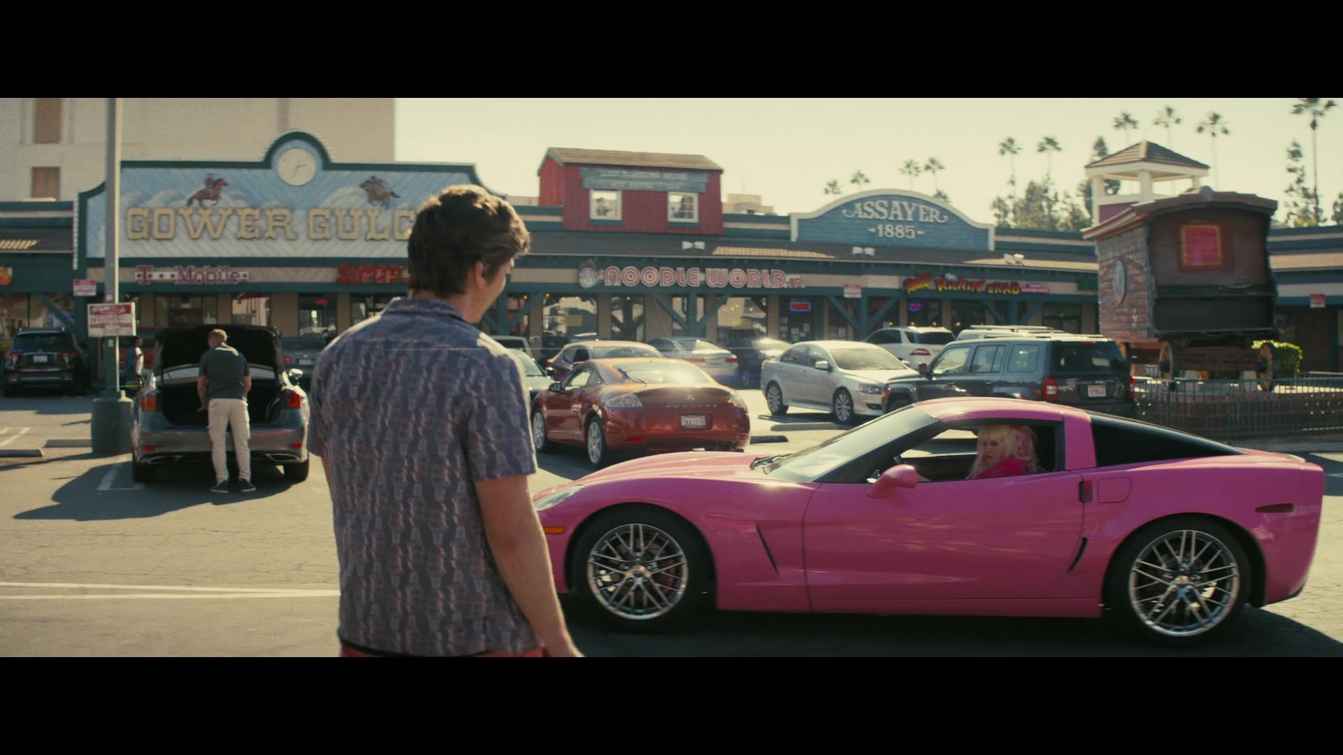 Angelyne_S01E04_The_Tease_1080p_ERW_003002.jpg