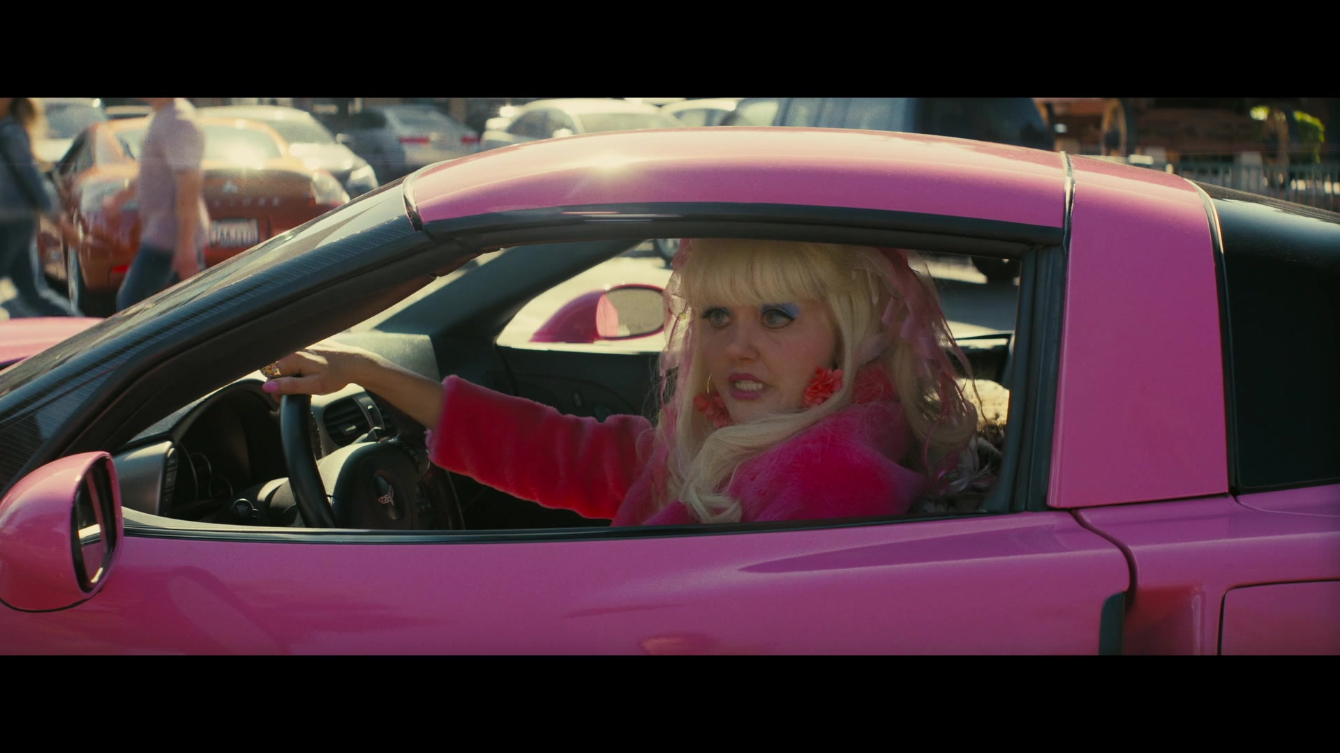 Angelyne_S01E04_The_Tease_1080p_ERW_003040.jpg