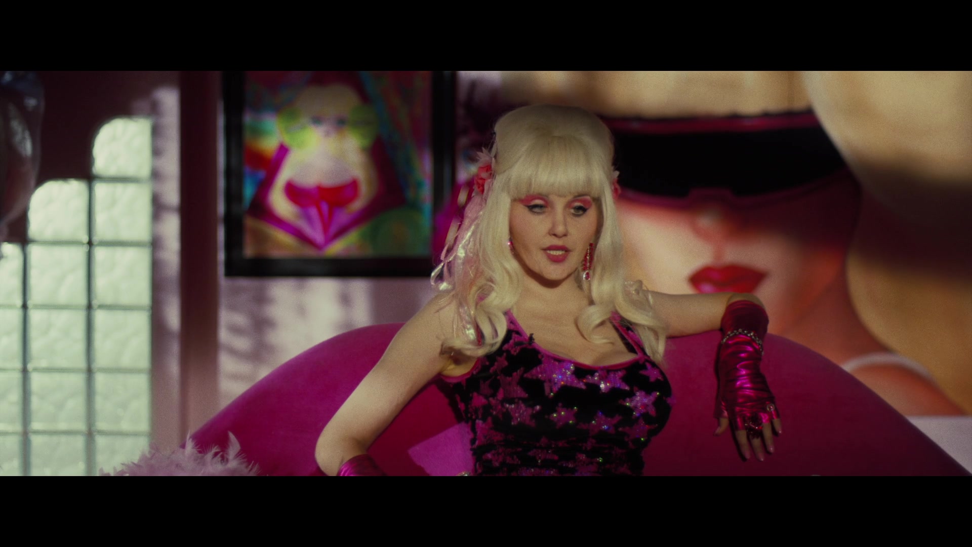 Angelyne_S01E04_The_Tease_1080p_ERW_003340.jpg