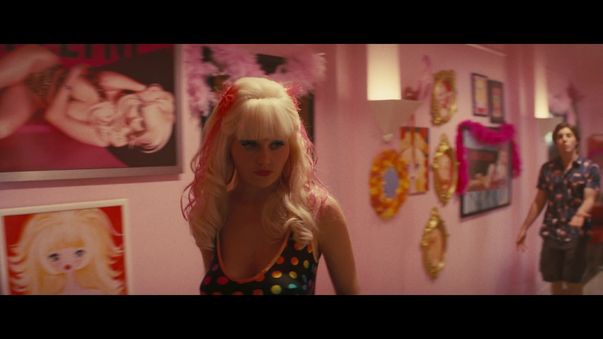 Angelyne_S01E04_The_Tease_1080p_ERW_003442.jpg