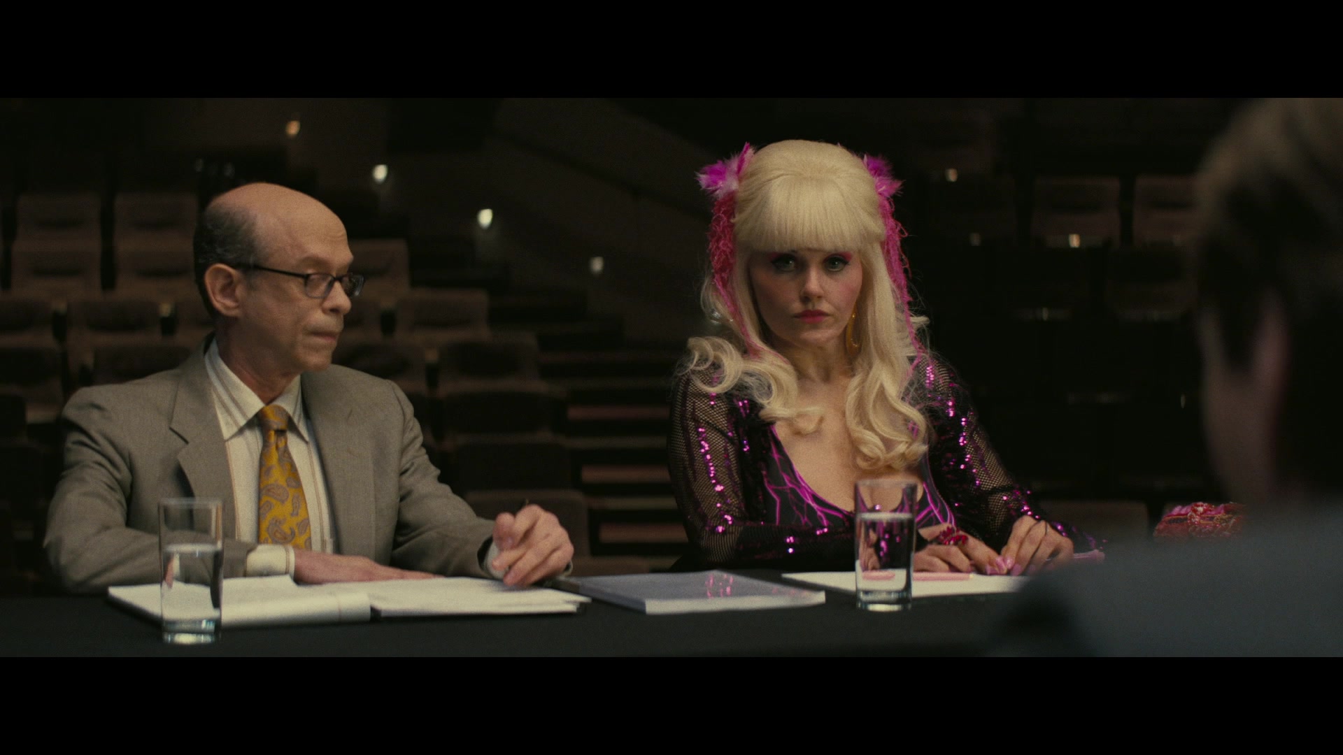Angelyne_S01E04_The_Tease_1080p_ERW_003819.jpg