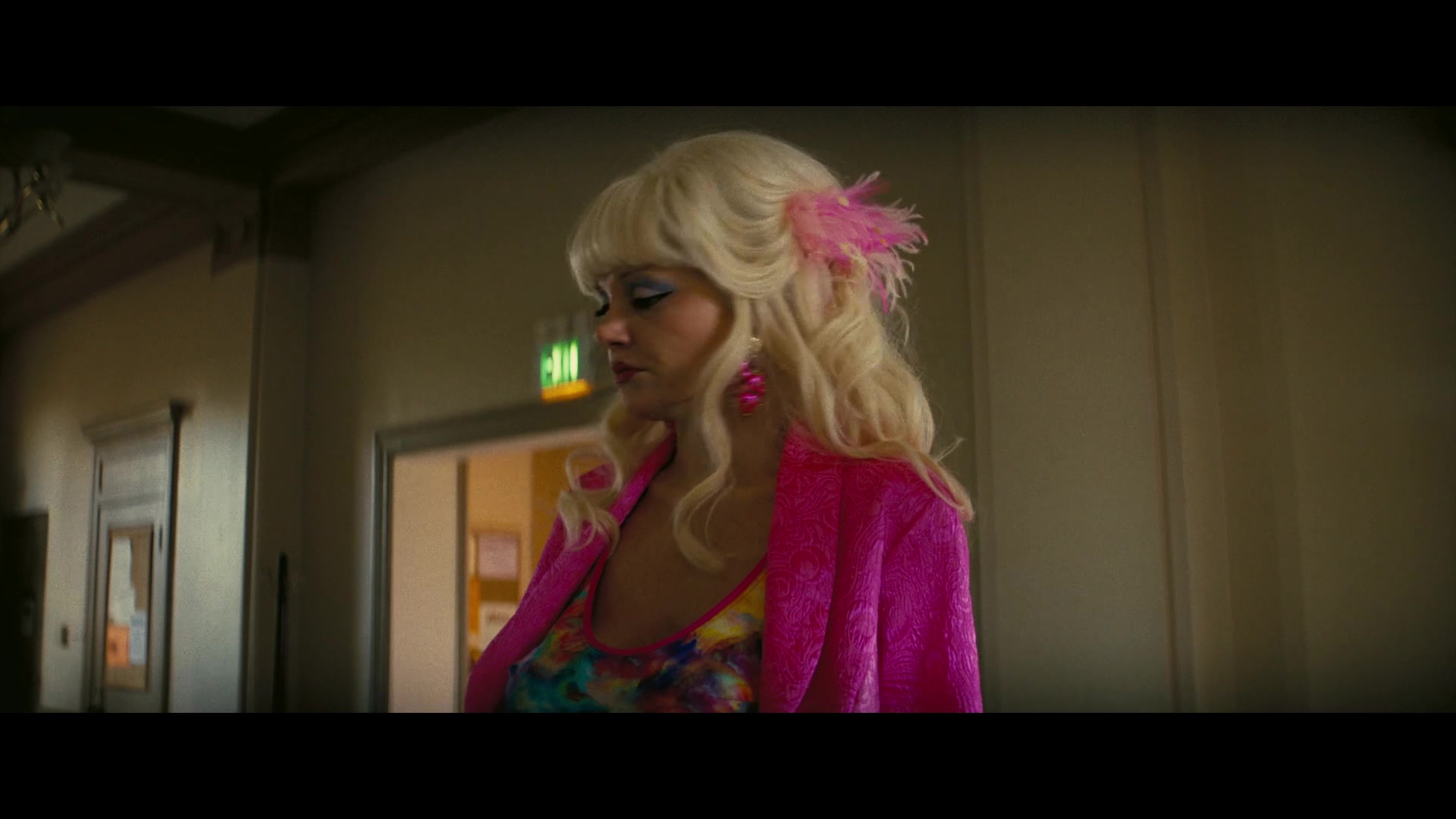 Angelyne_S01E04_The_Tease_1080p_ERW_004024.jpg