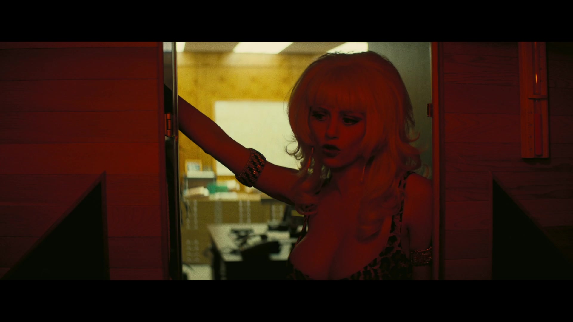 Angelyne_S01E04_The_Tease_1080p_ERW_004207.jpg