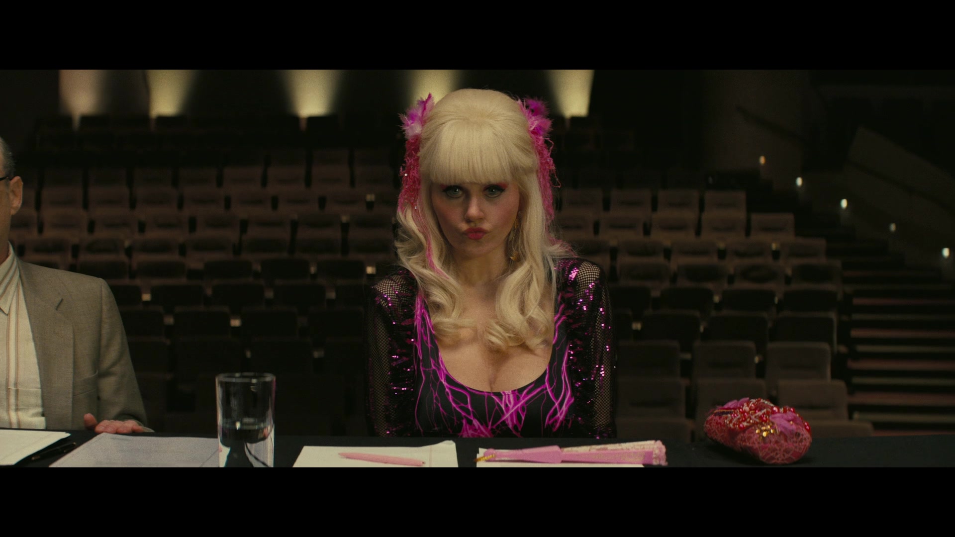 Angelyne_S01E04_The_Tease_1080p_ERW_005536.jpg