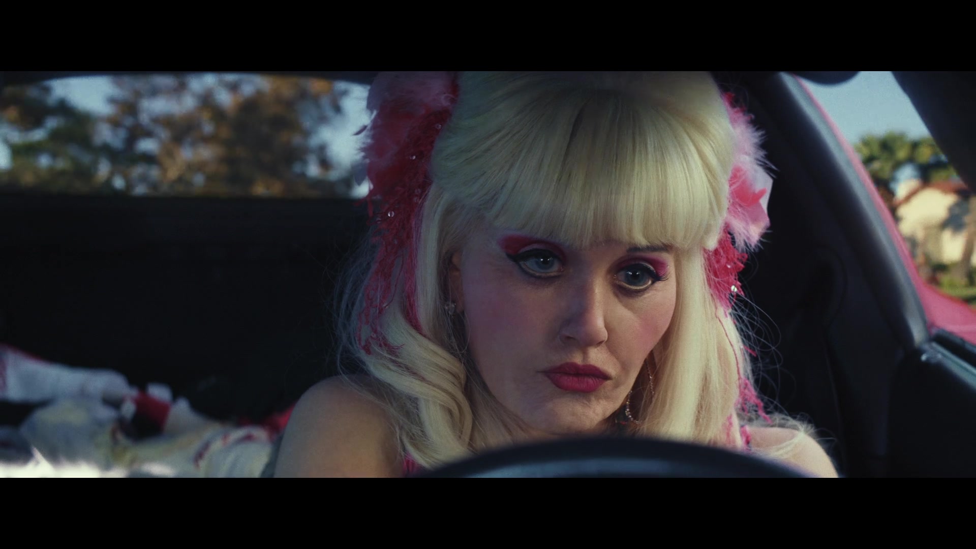 Angelyne_S01E04_The_Tease_1080p_ERW_006212.jpg