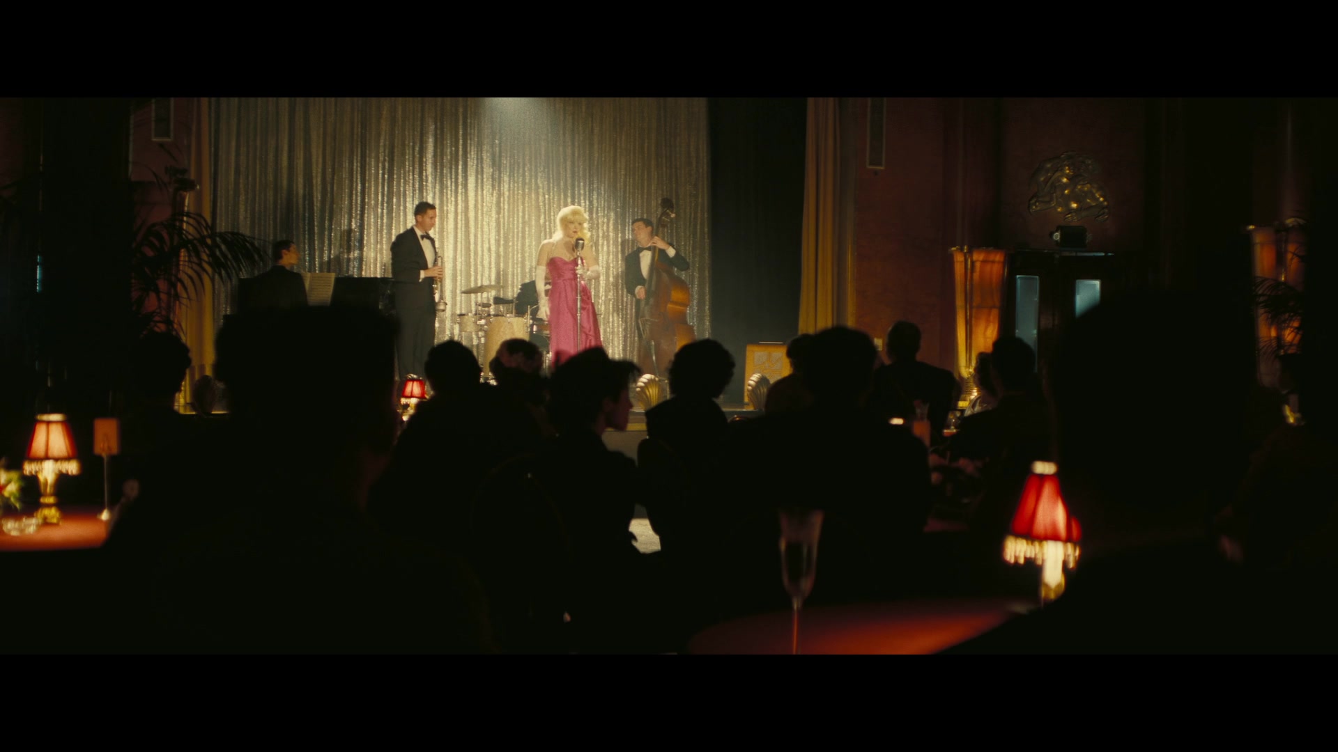 Angelyne_S01E05_Pink_Clouds_1080p_ERW_001319.jpg