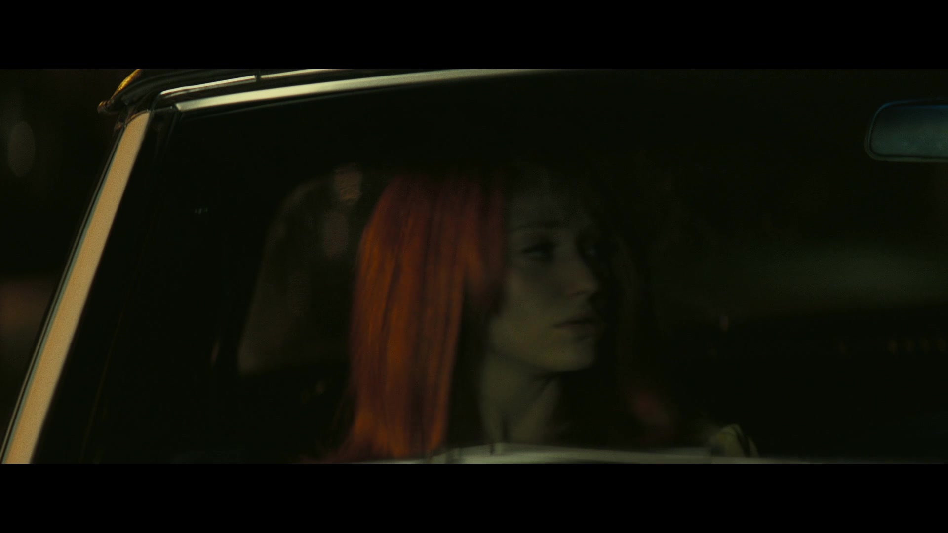 Angelyne_S01E05_Pink_Clouds_1080p_ERW_003530.jpg