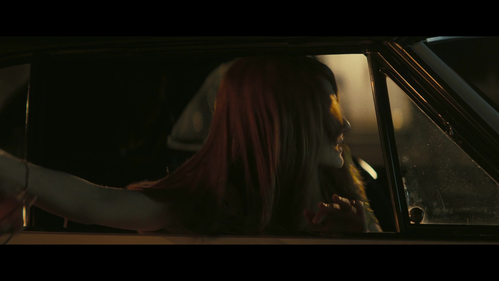 Angelyne_S01E05_Pink_Clouds_1080p_ERW_003673.jpg