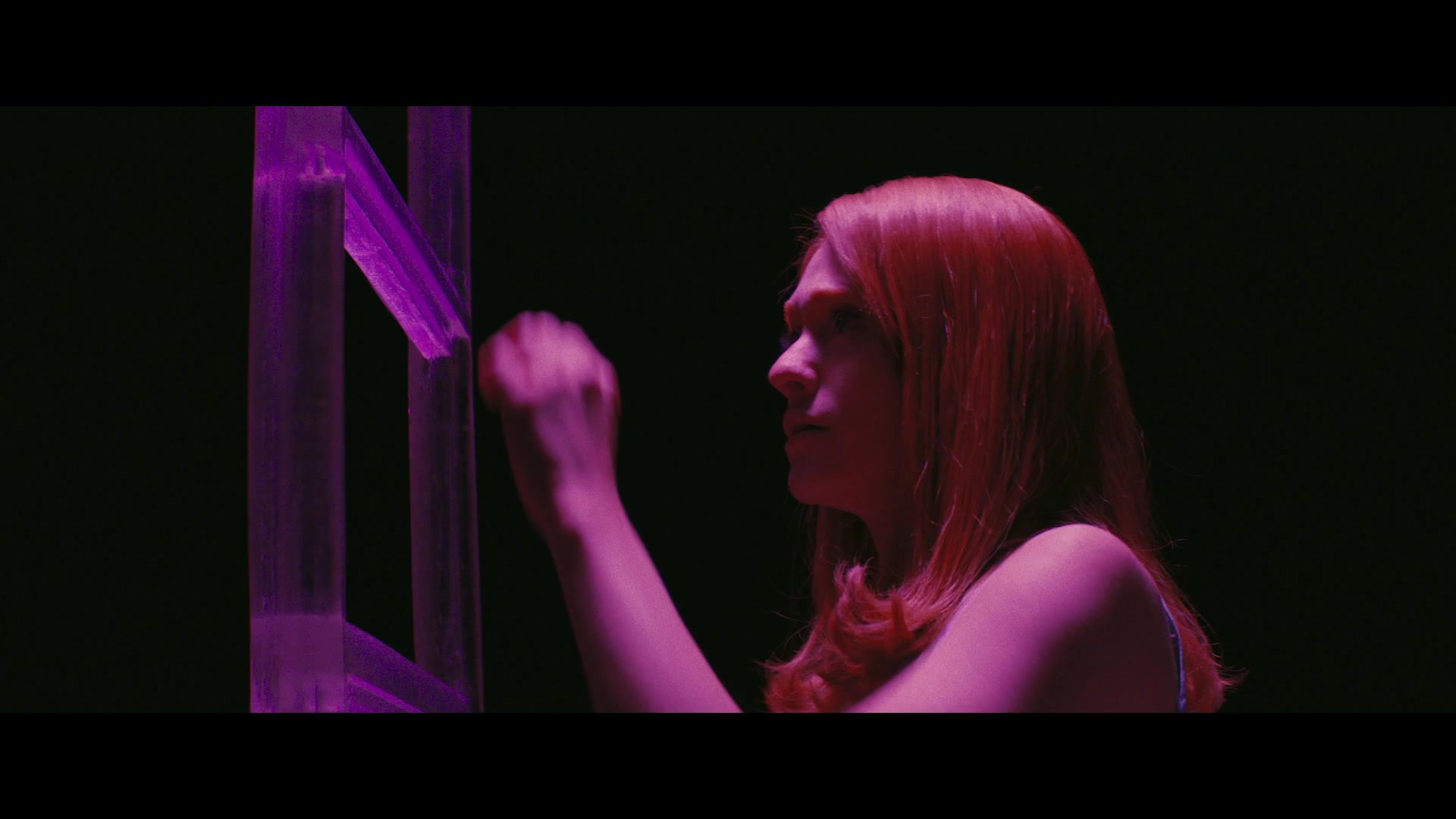 Angelyne_S01E05_Pink_Clouds_1080p_ERW_004159.jpg