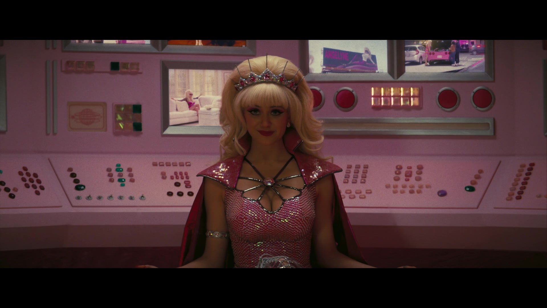 Angelyne_S01E05_Pink_Clouds_1080p_ERW_004473.jpg