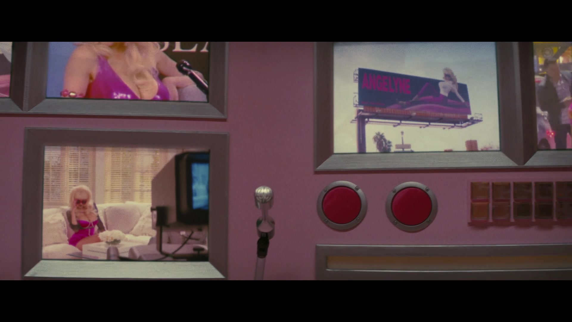 Angelyne_S01E05_Pink_Clouds_1080p_ERW_004623.jpg