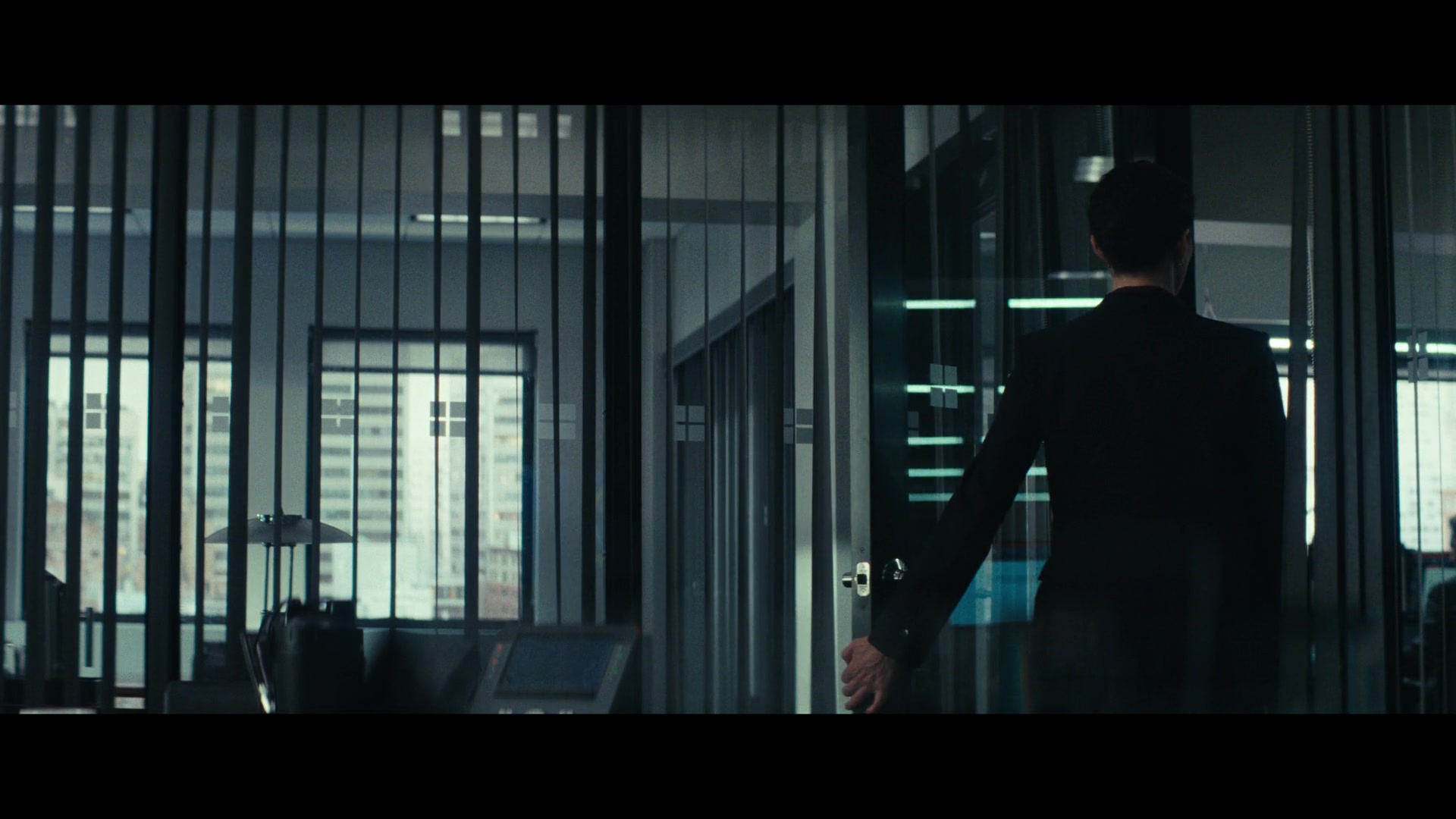 Furious_S01E01_The_Gorgon_1080p_ERW_001133.jpg