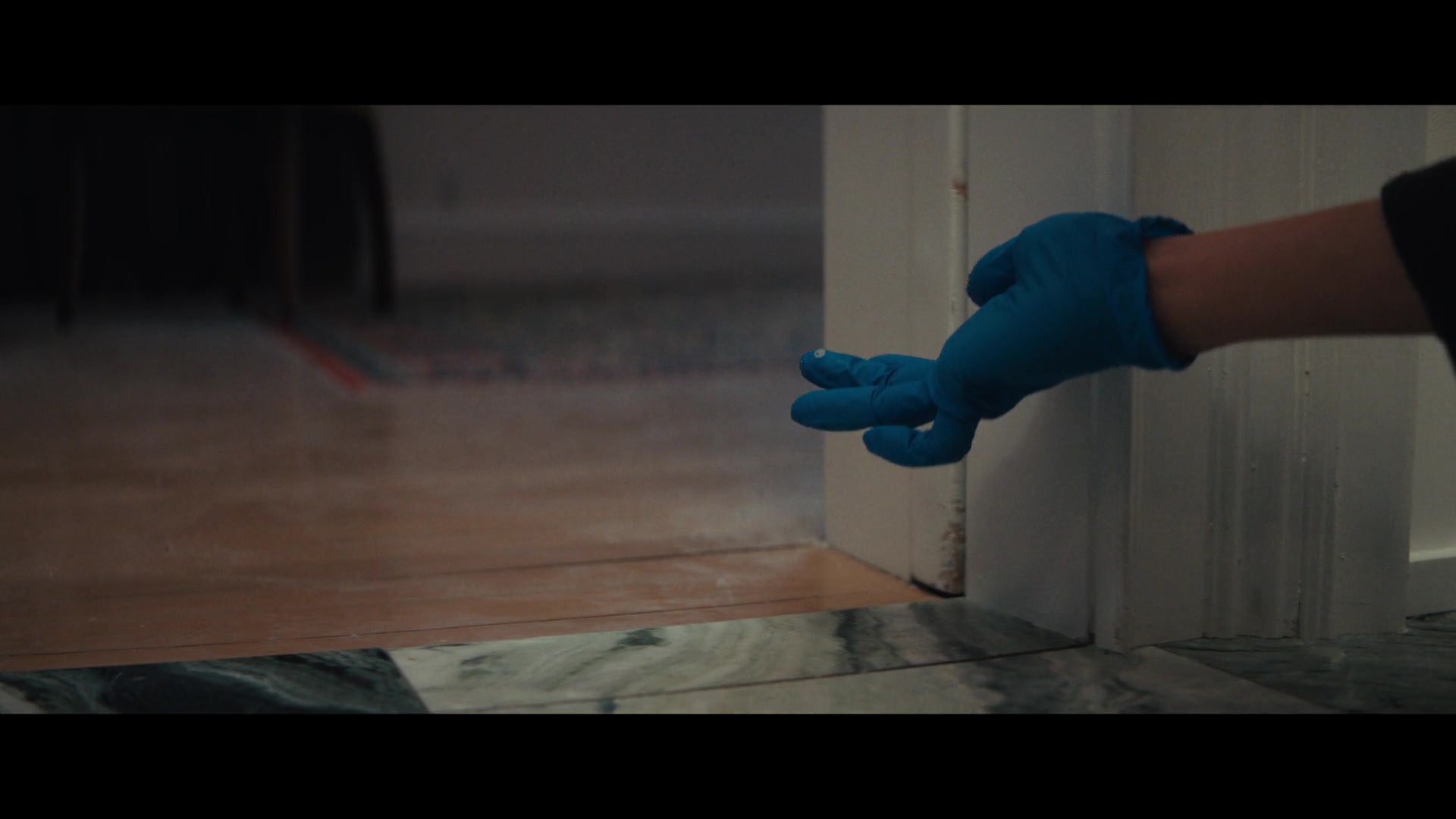 Furious_S01E01_The_Gorgon_1080p_ERW_001705.jpg