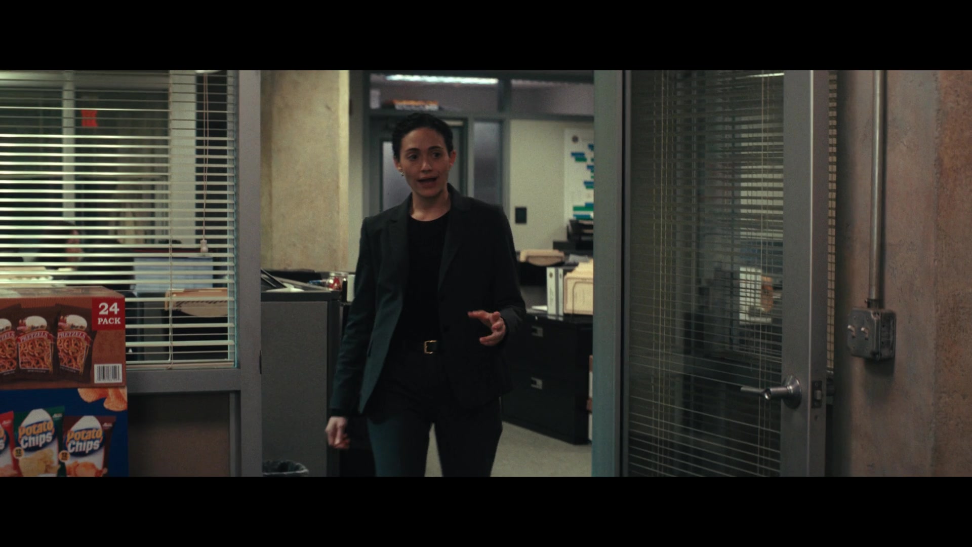Furious_S01E01_The_Gorgon_1080p_ERW_003238.jpg