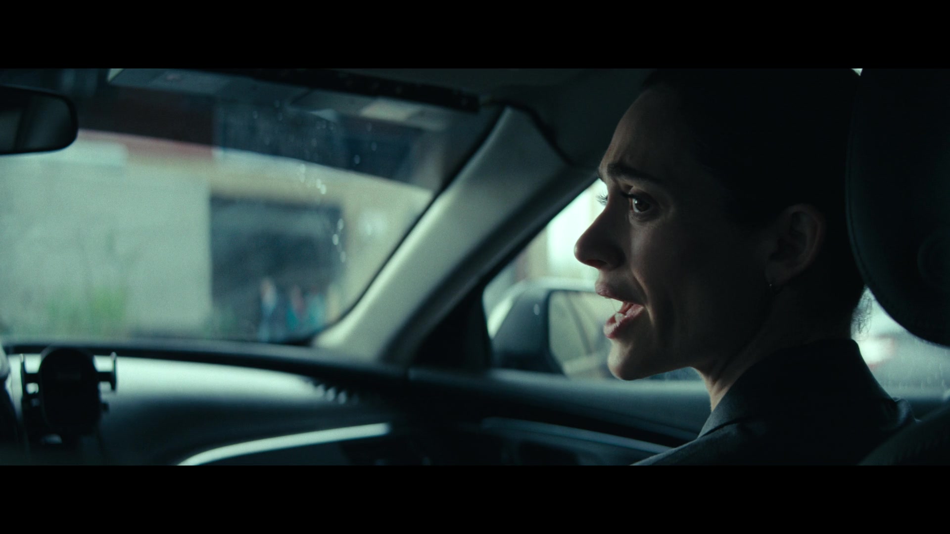Furious_S01E01_The_Gorgon_1080p_ERW_003861.jpg