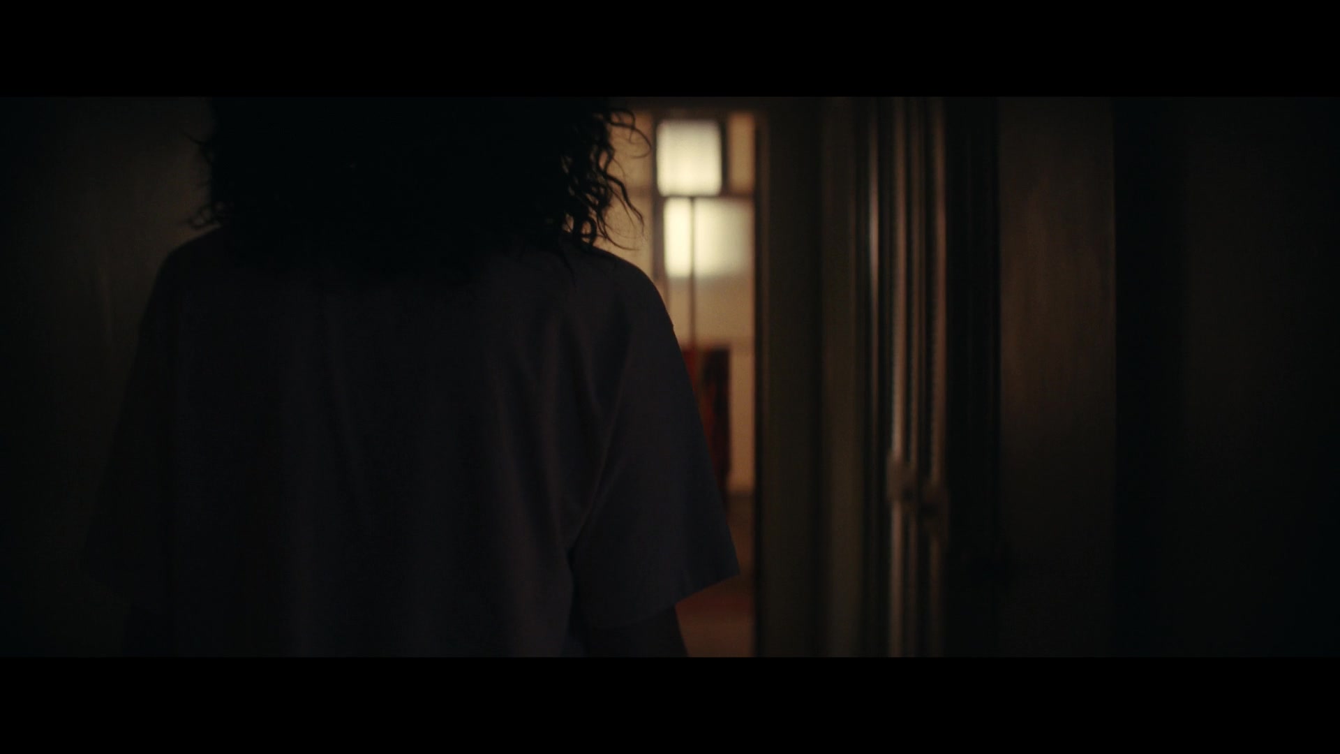 Furious_S01E02_My_Life_Had_Stood_A_Loaded_Gun_1080p_ERW_000216.jpg