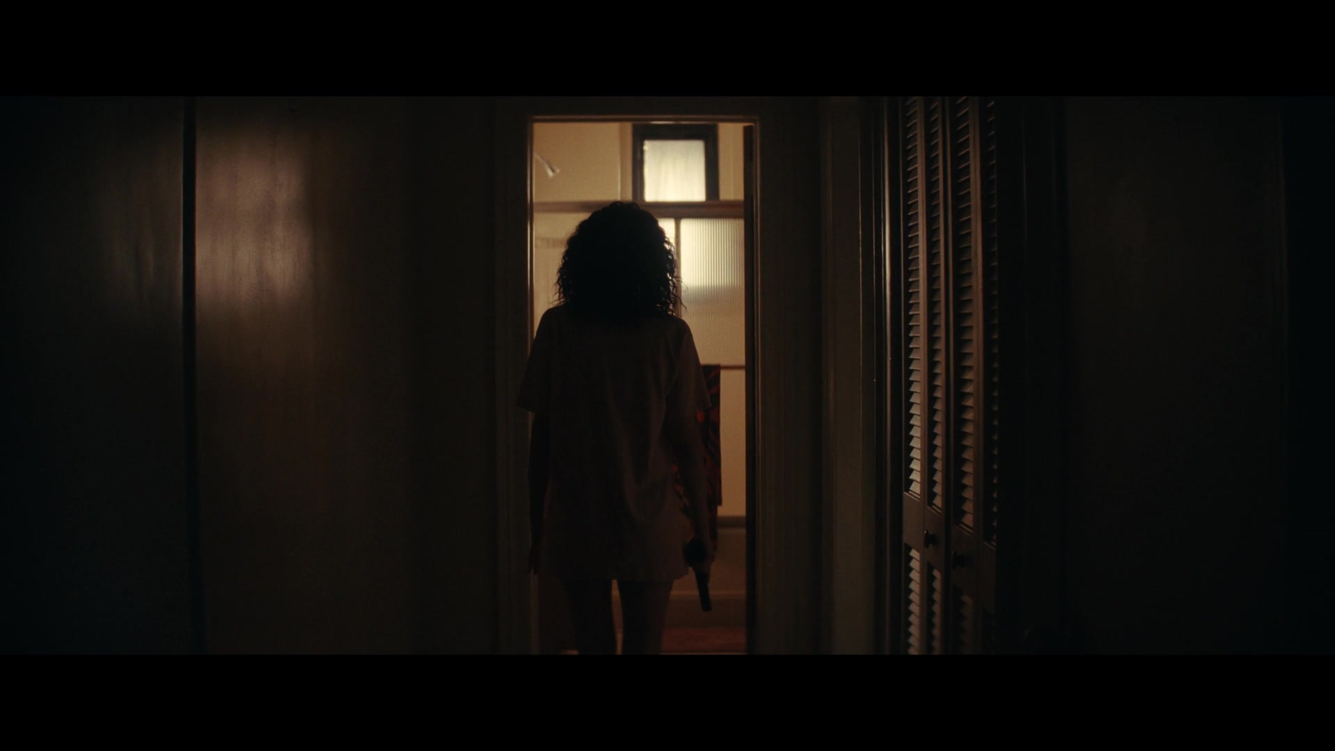 Furious_S01E02_My_Life_Had_Stood_A_Loaded_Gun_1080p_ERW_000230.jpg