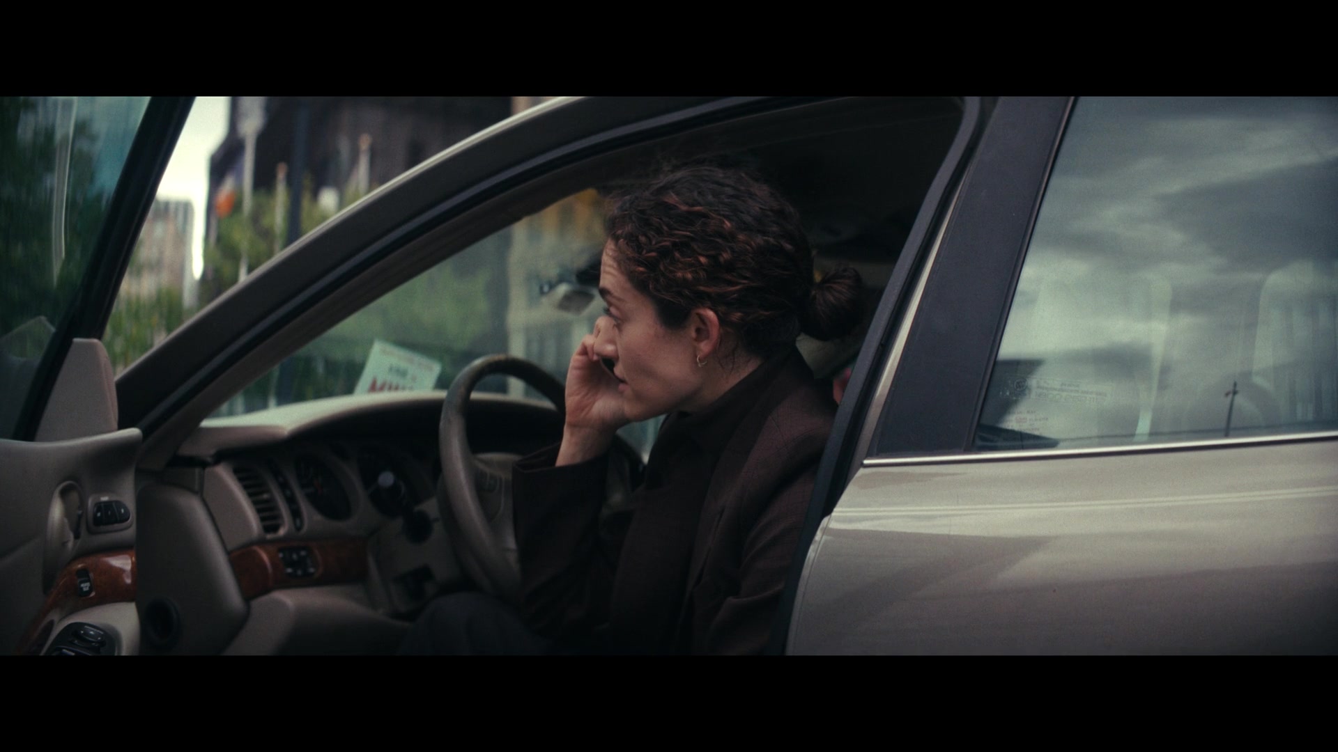 Furious_S01E02_My_Life_Had_Stood_A_Loaded_Gun_1080p_ERW_000665.jpg