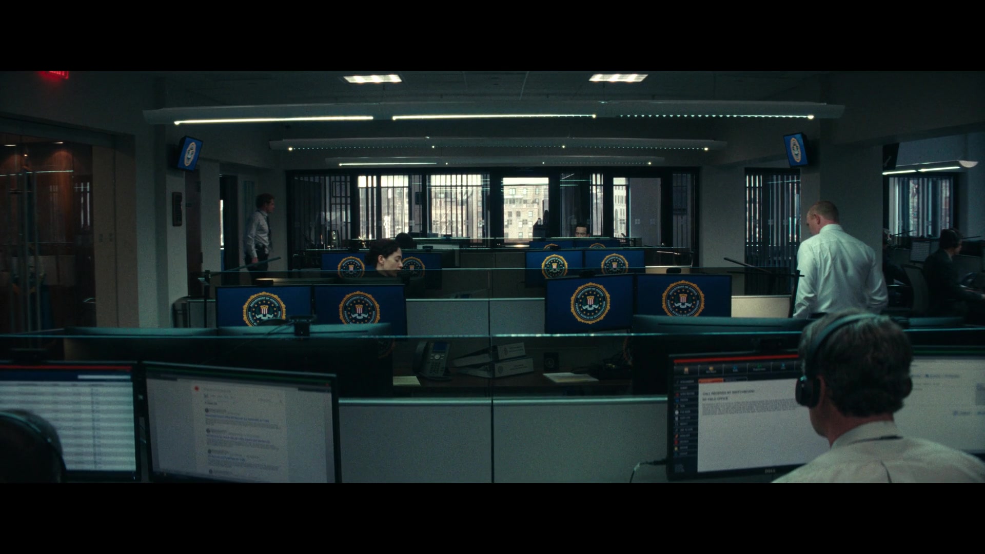 Furious_S01E02_My_Life_Had_Stood_A_Loaded_Gun_1080p_ERW_000848.jpg