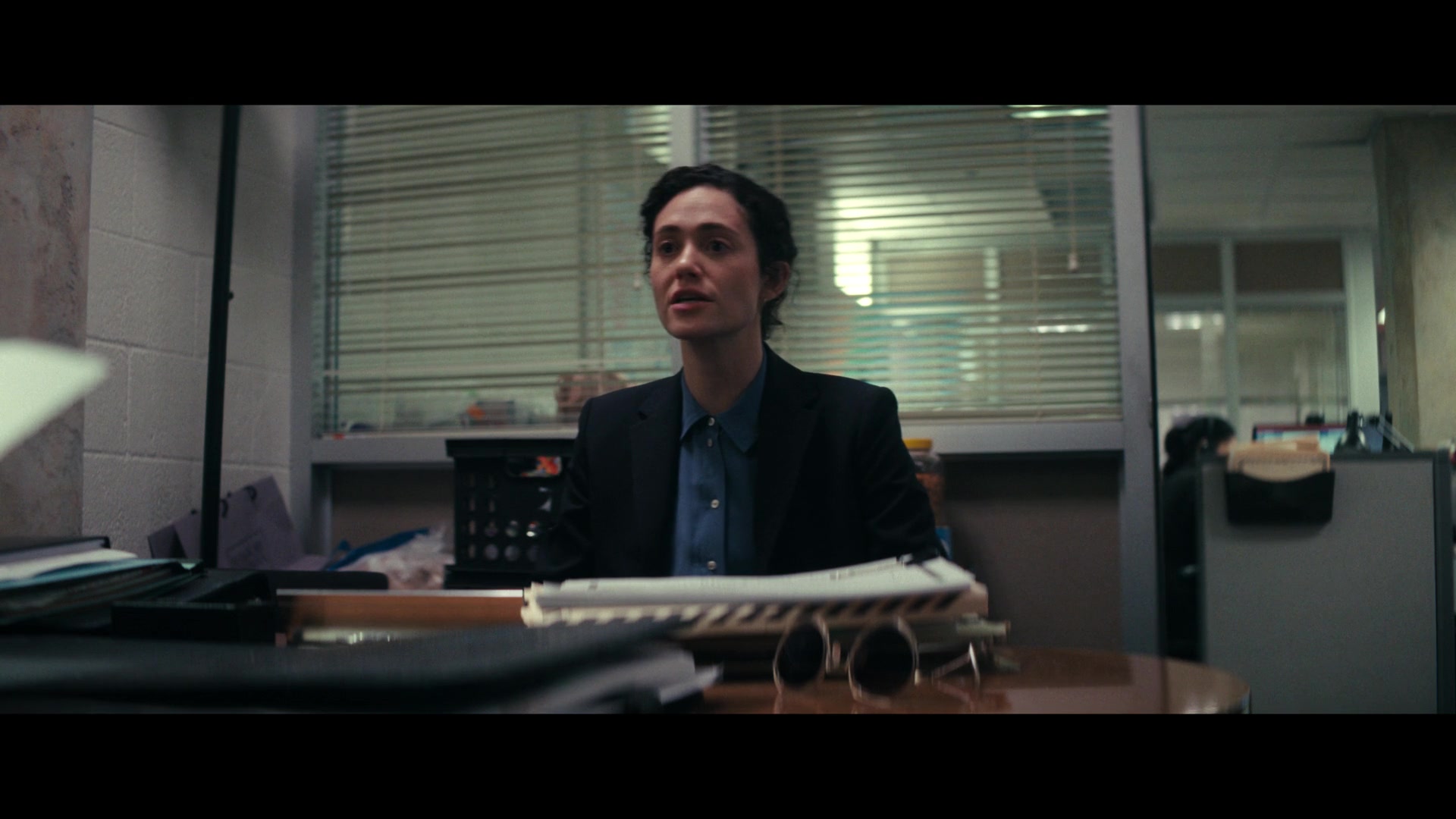 Furious_S01E02_My_Life_Had_Stood_A_Loaded_Gun_1080p_ERW_001284.jpg