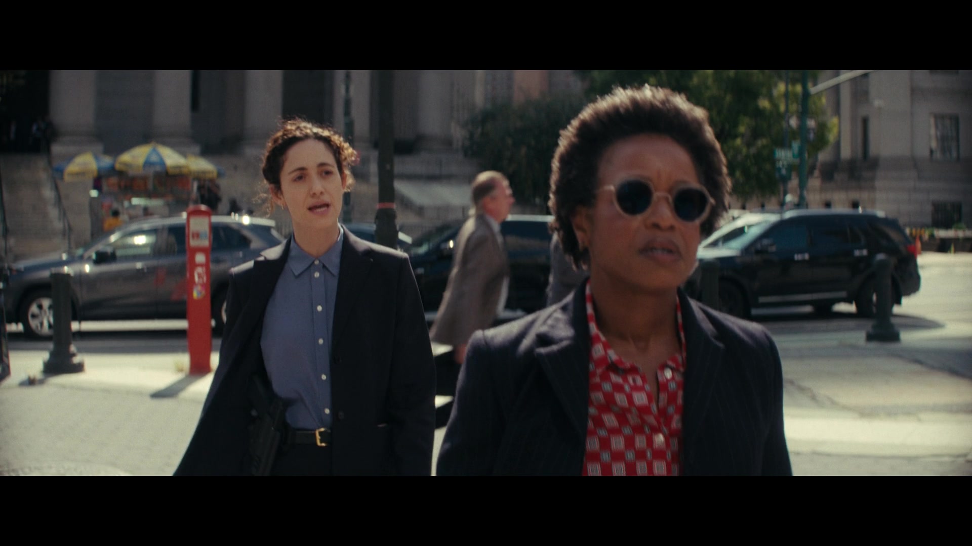 Furious_S01E02_My_Life_Had_Stood_A_Loaded_Gun_1080p_ERW_001541.jpg
