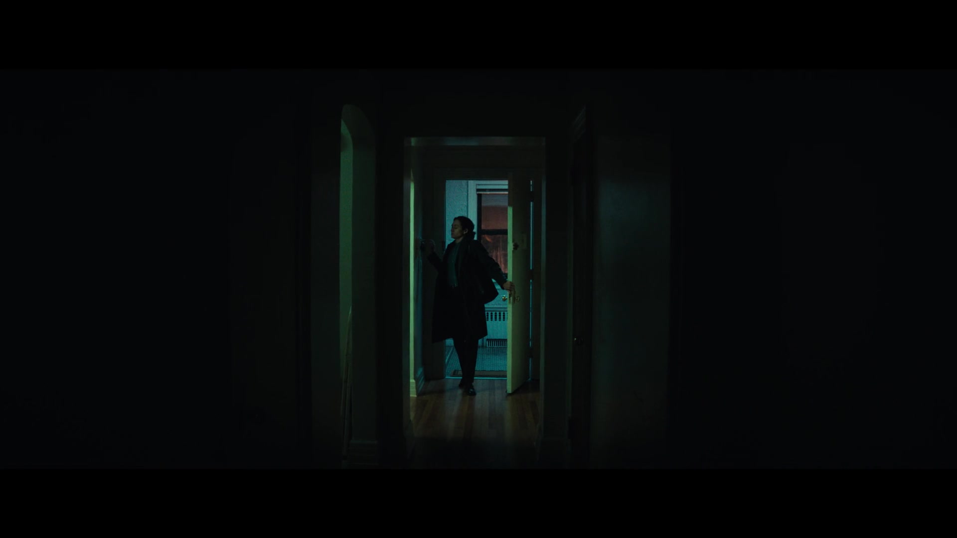 Furious_S01E02_My_Life_Had_Stood_A_Loaded_Gun_1080p_ERW_002266.jpg