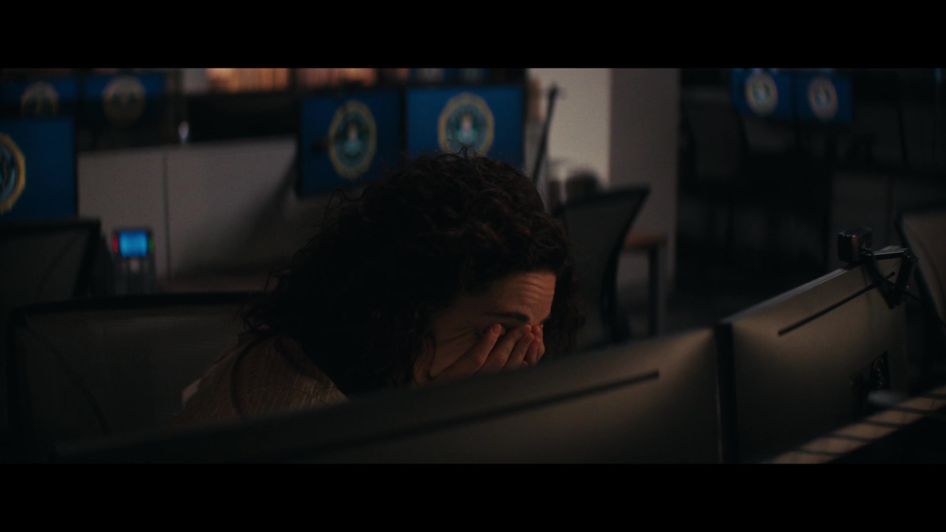 Furious_S01E02_My_Life_Had_Stood_A_Loaded_Gun_1080p_ERW_002541.jpg