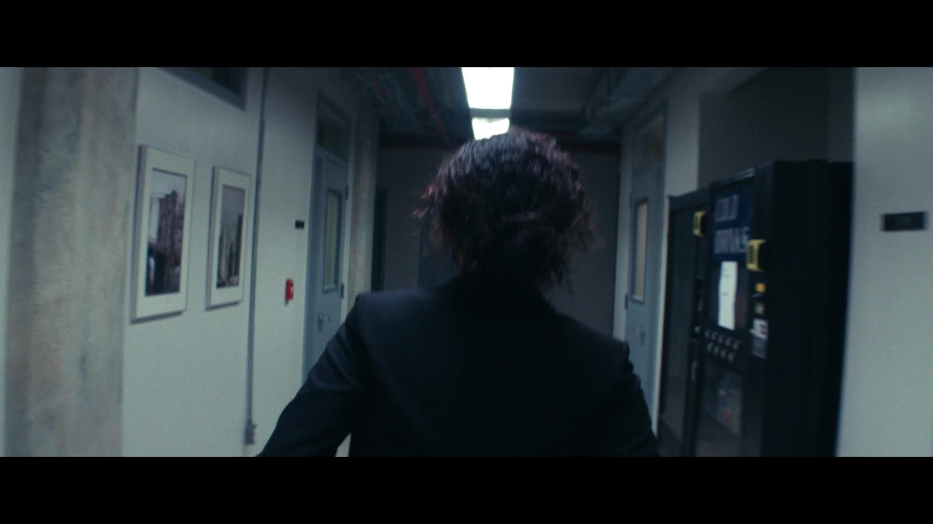 Furious_S01E02_My_Life_Had_Stood_A_Loaded_Gun_1080p_ERW_002611.jpg