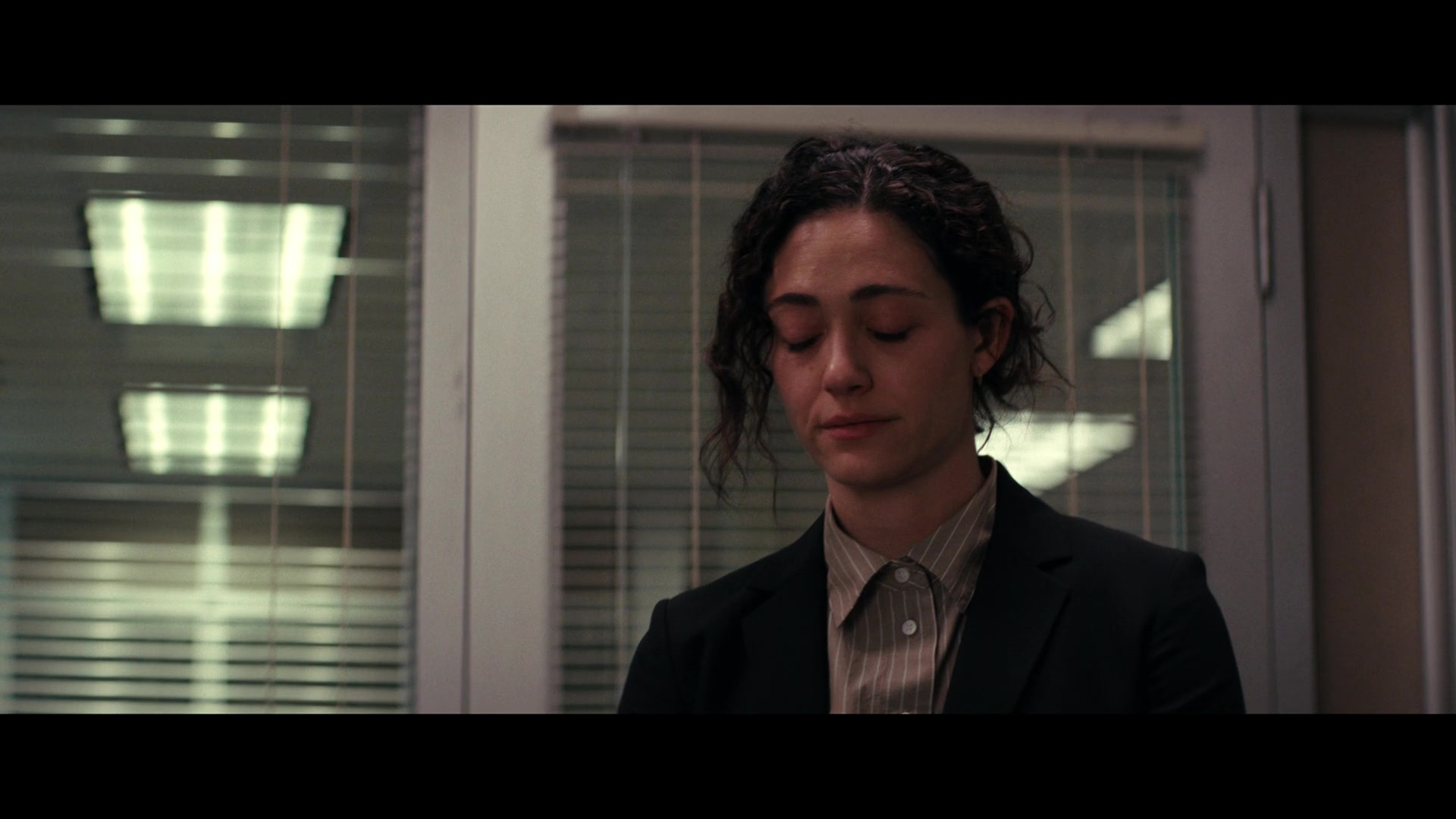 Furious_S01E02_My_Life_Had_Stood_A_Loaded_Gun_1080p_ERW_002743.jpg
