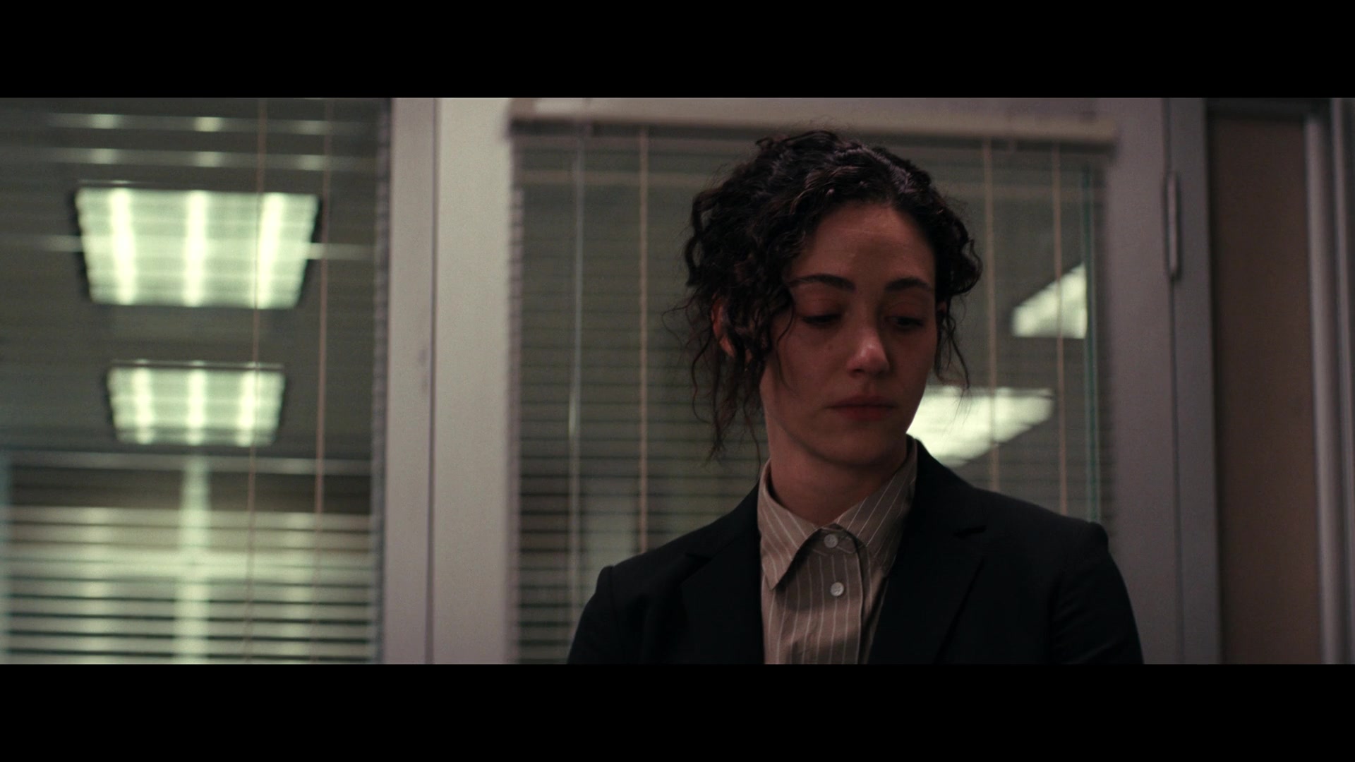 Furious_S01E02_My_Life_Had_Stood_A_Loaded_Gun_1080p_ERW_002767.jpg