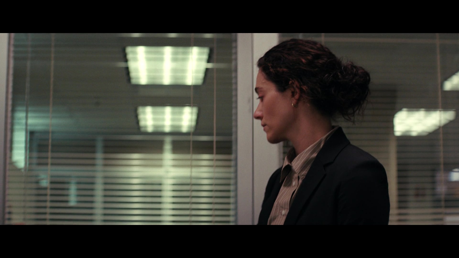 Furious_S01E02_My_Life_Had_Stood_A_Loaded_Gun_1080p_ERW_002863.jpg